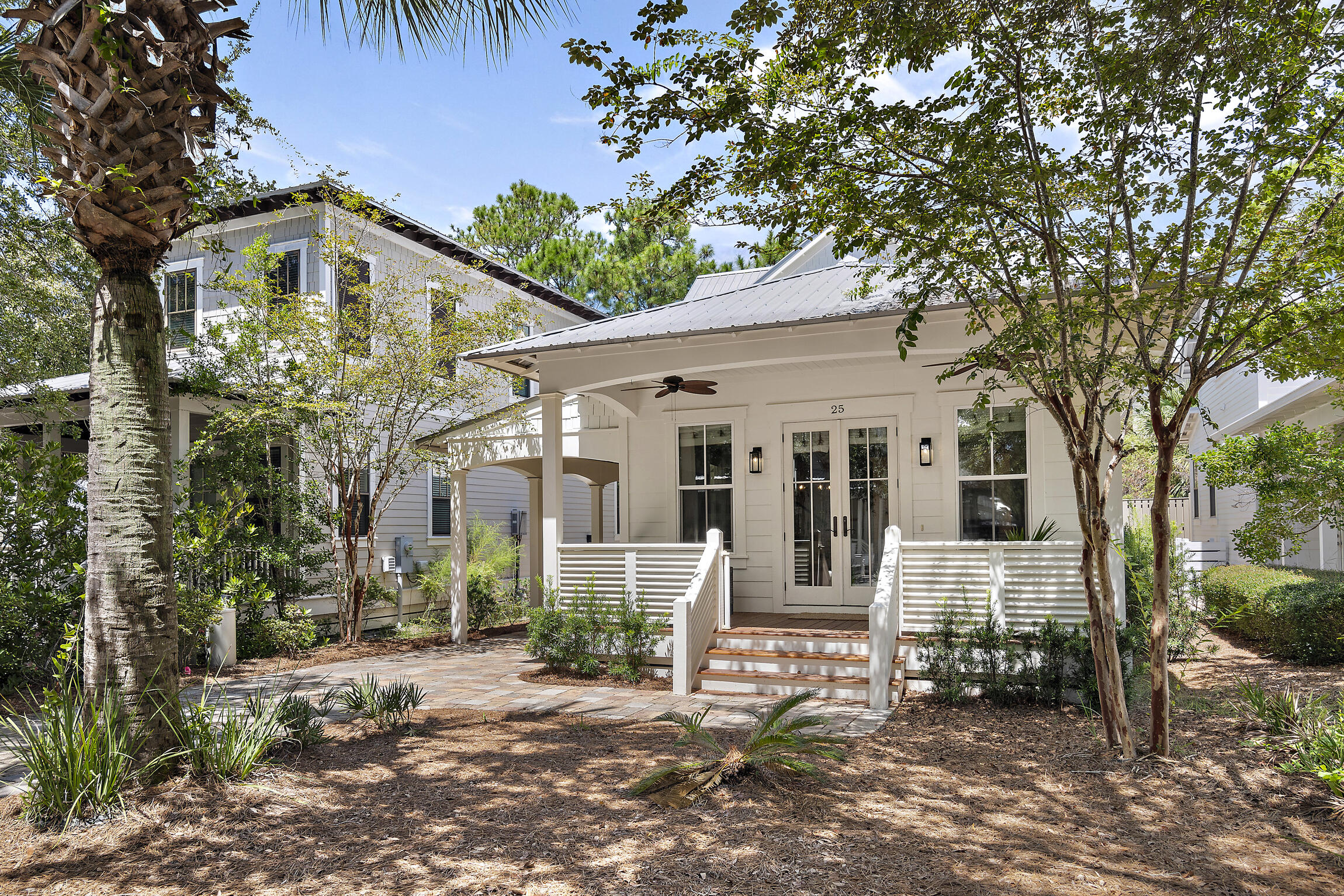 COTTAGES AT EASTERN LAKE - Residential