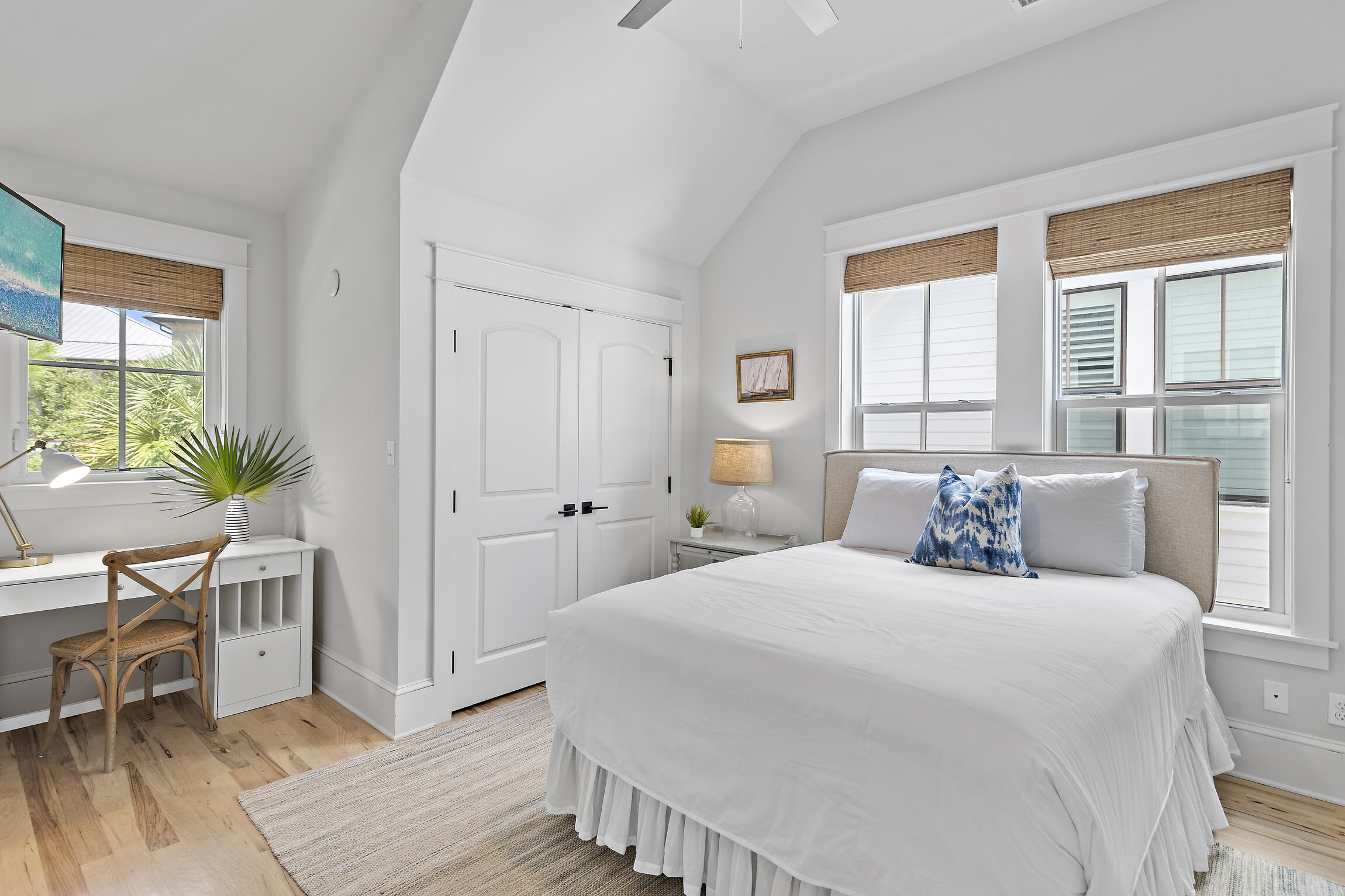 COTTAGES AT EASTERN LAKE - Residential