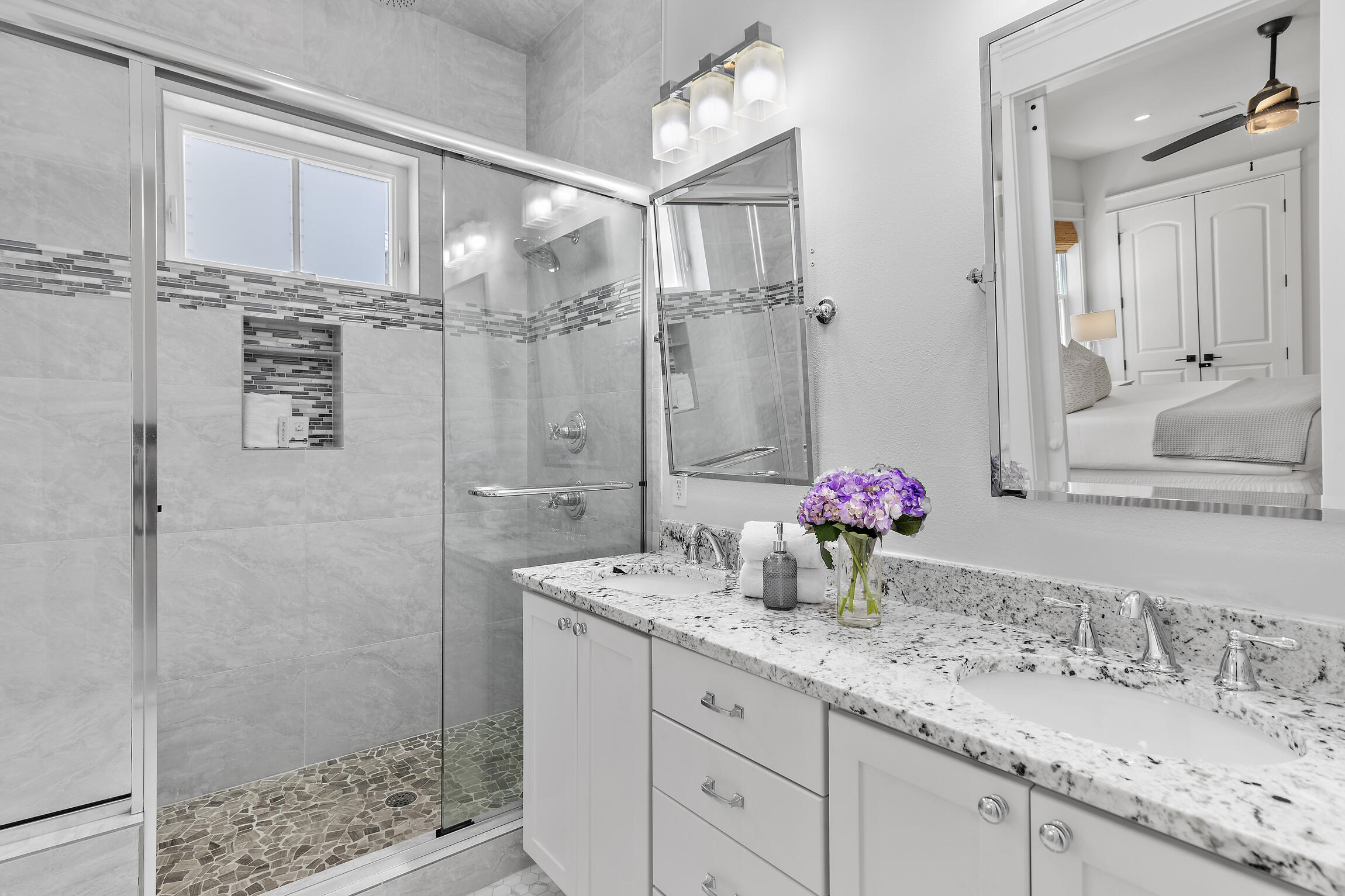 COTTAGES AT EASTERN LAKE - Residential