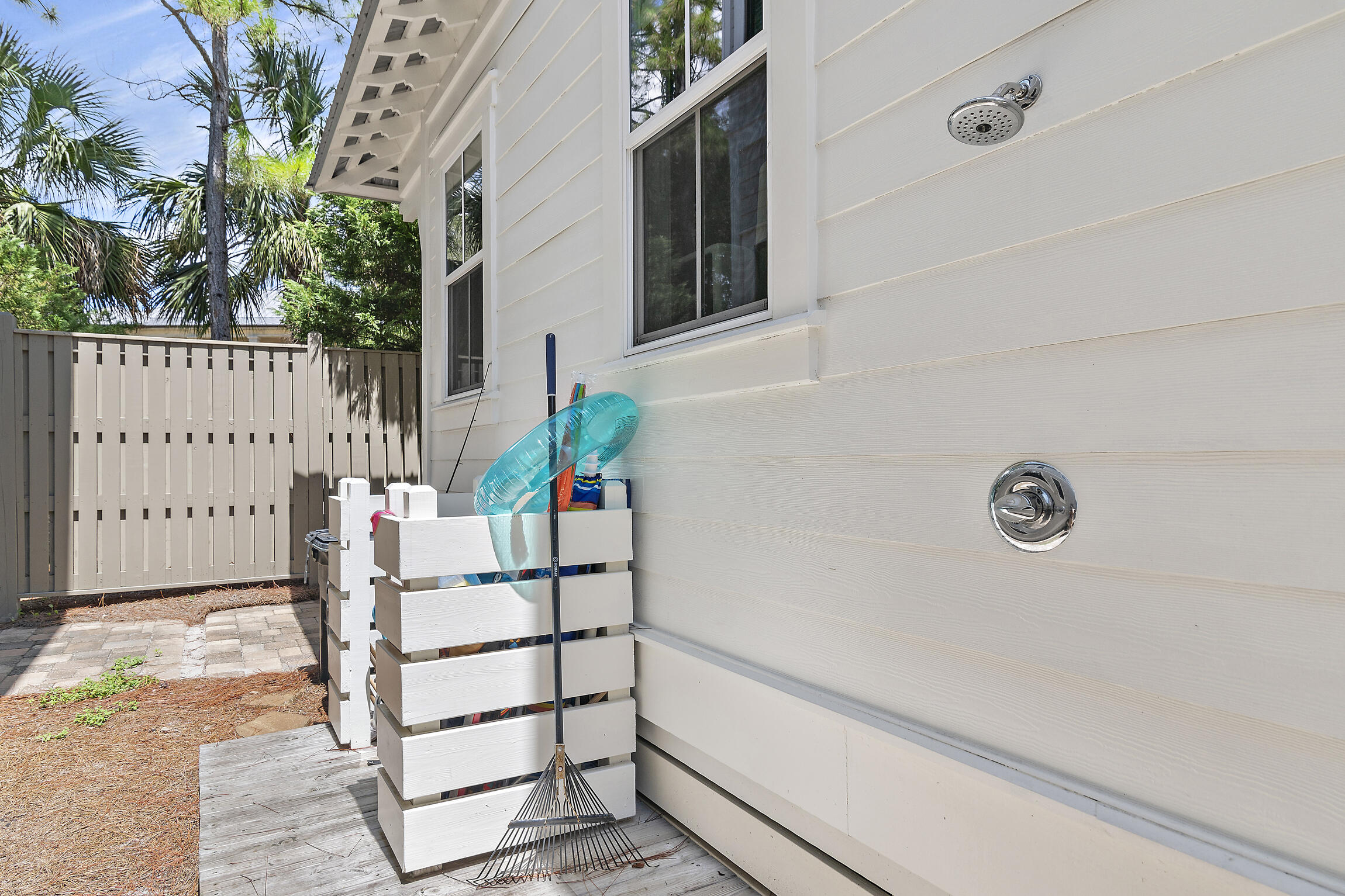 COTTAGES AT EASTERN LAKE - Residential