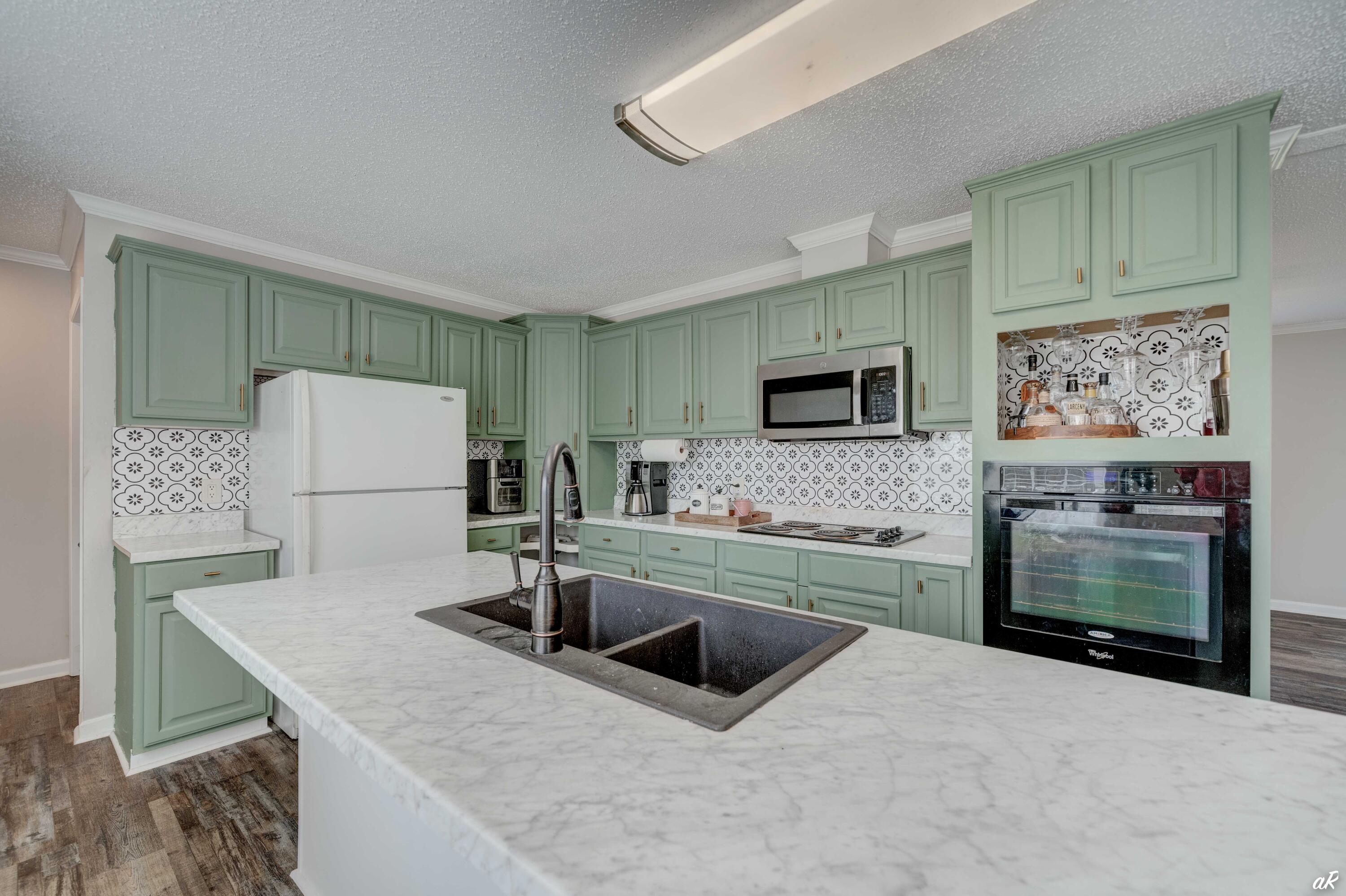 CREEK HOLLOW ESTATES UNIT 1 - Residential