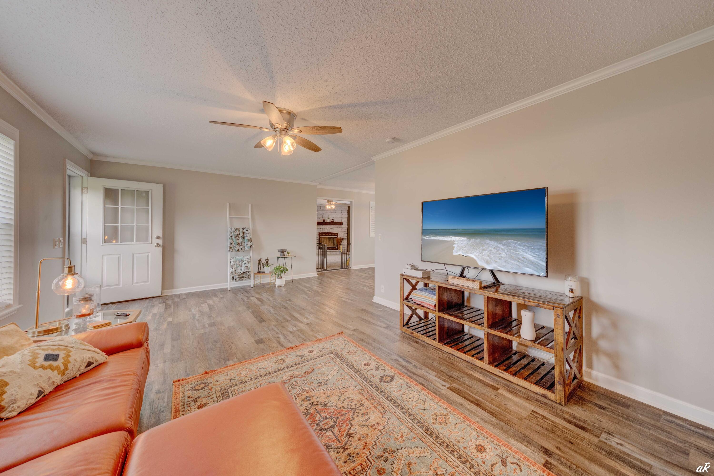 CREEK HOLLOW ESTATES UNIT 1 - Residential