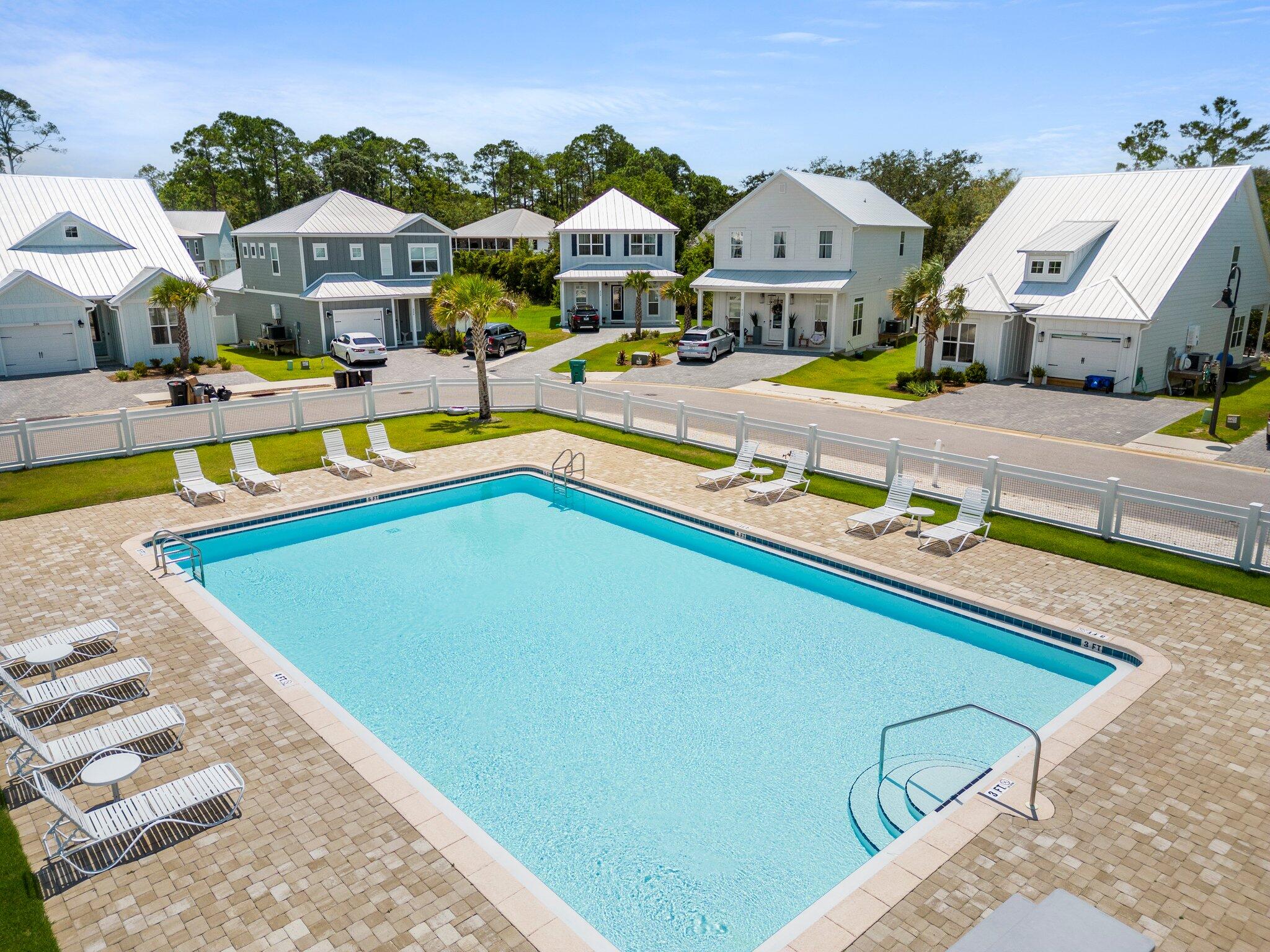 Daxton on the Bay - Residential