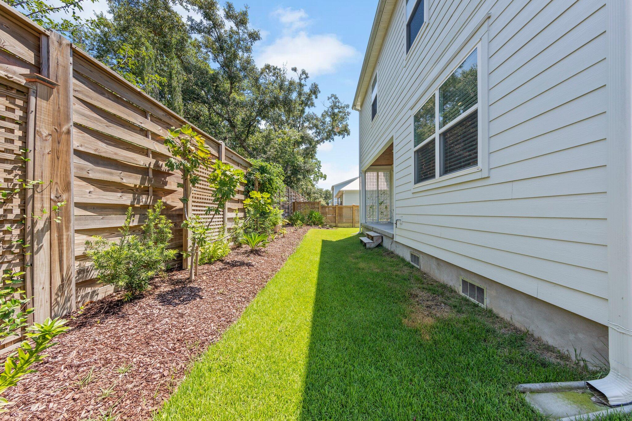 Daxton on the Bay - Residential