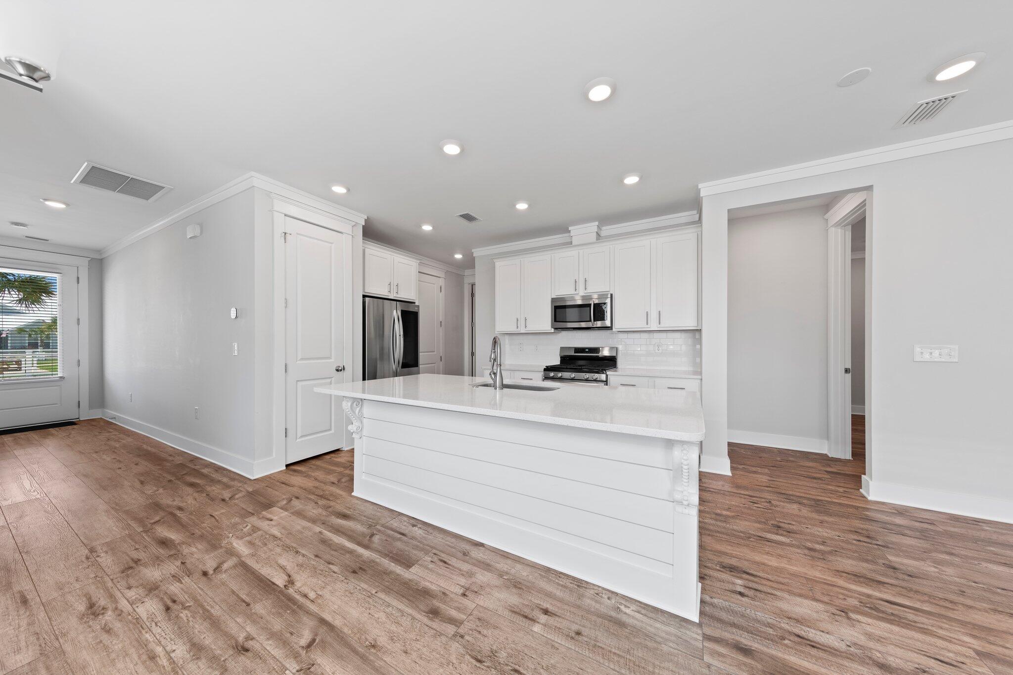 Daxton on the Bay - Residential