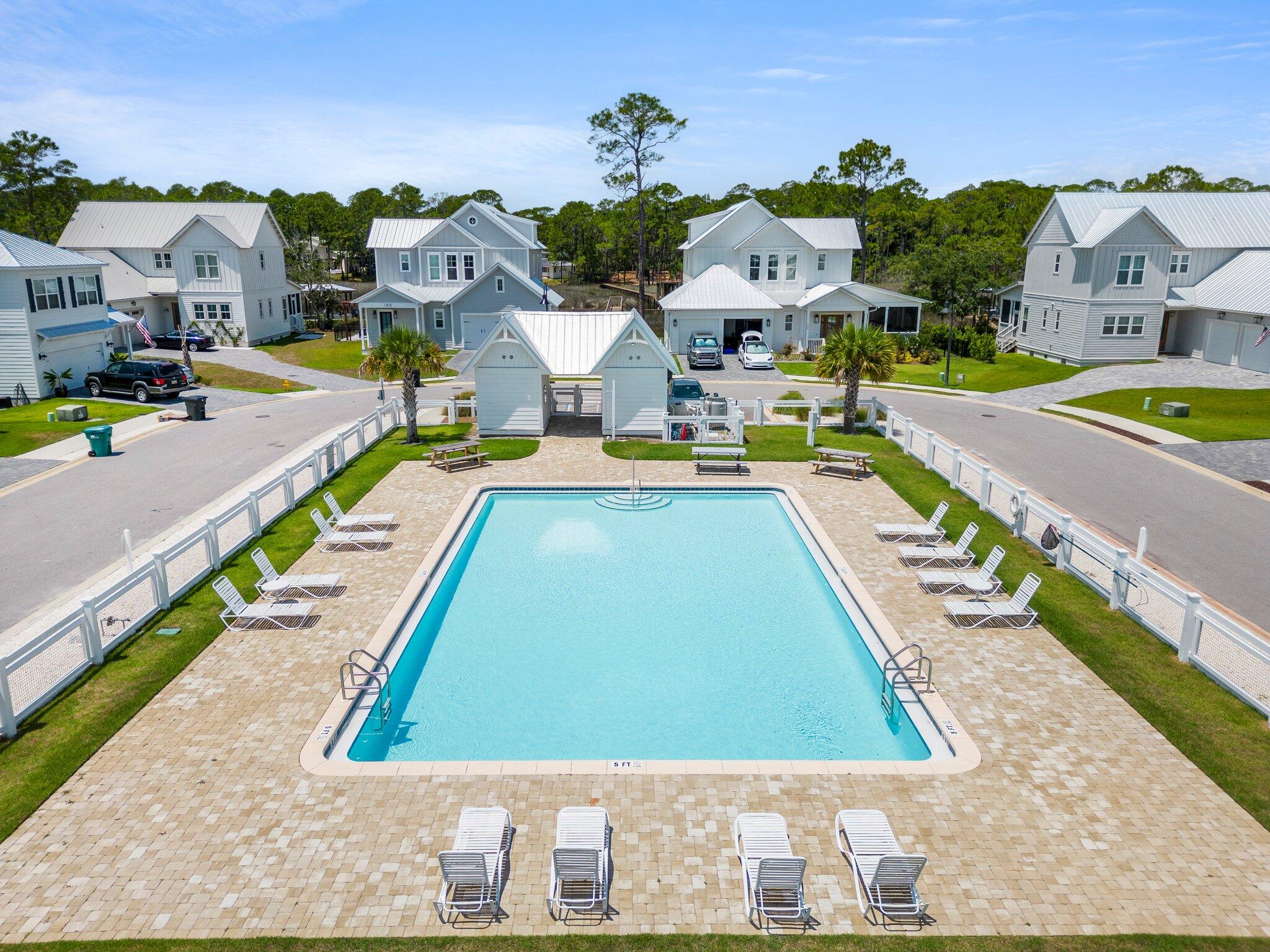 Daxton on the Bay - Residential