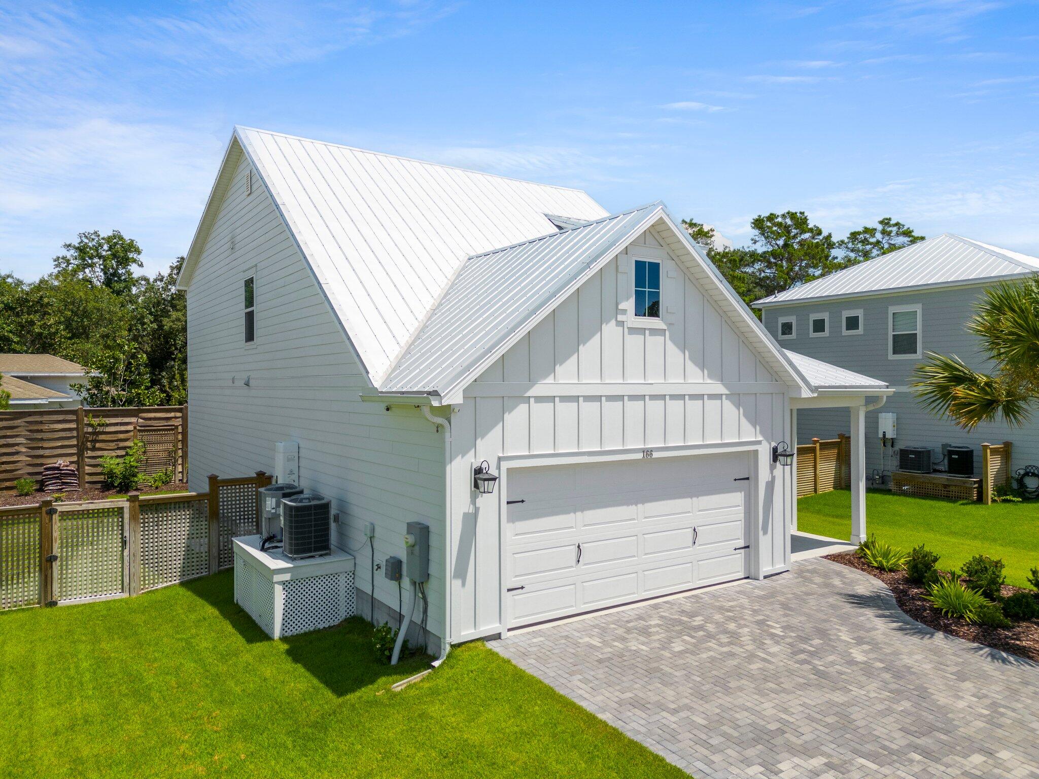 Daxton on the Bay - Residential