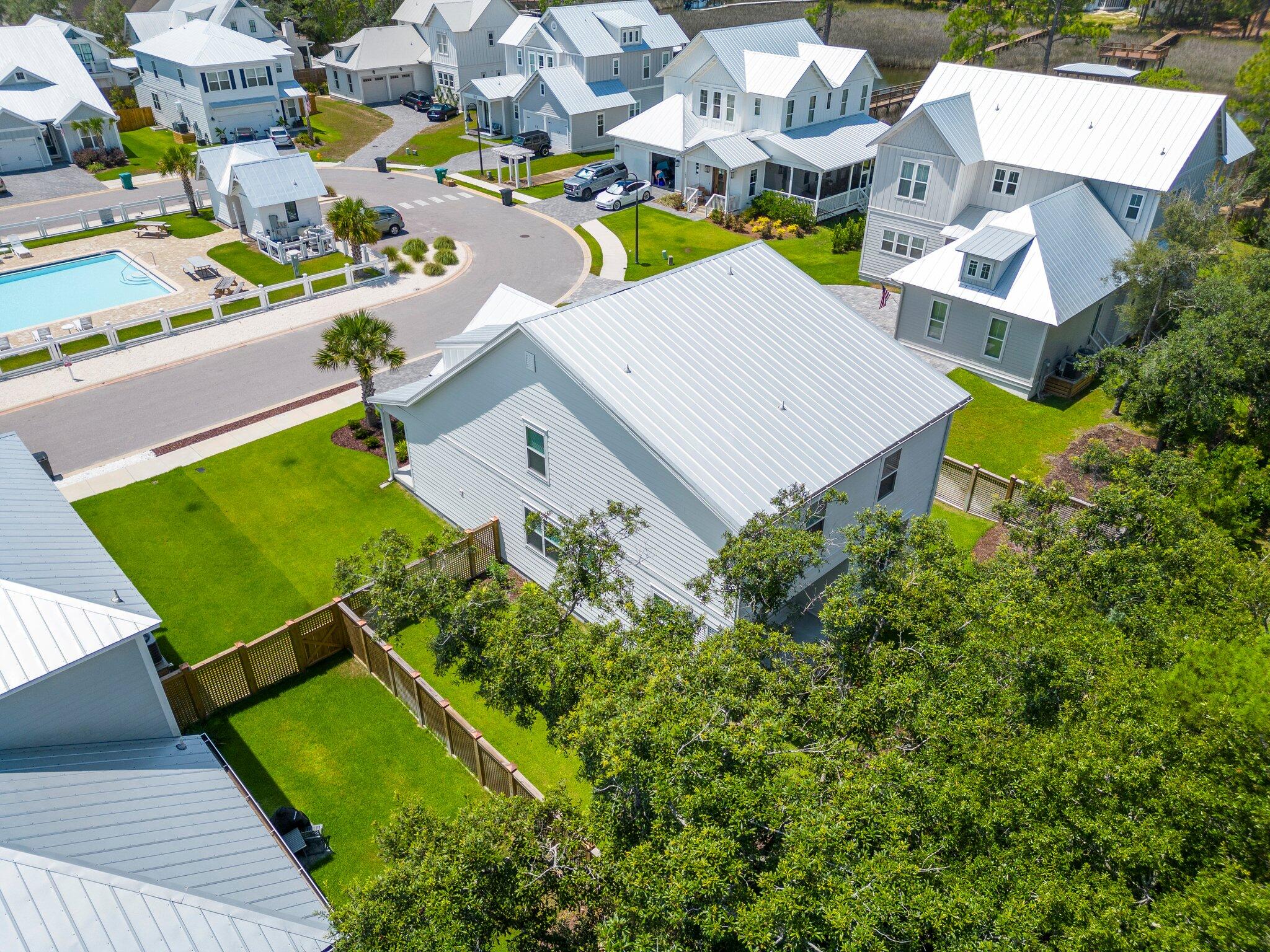 Daxton on the Bay - Residential