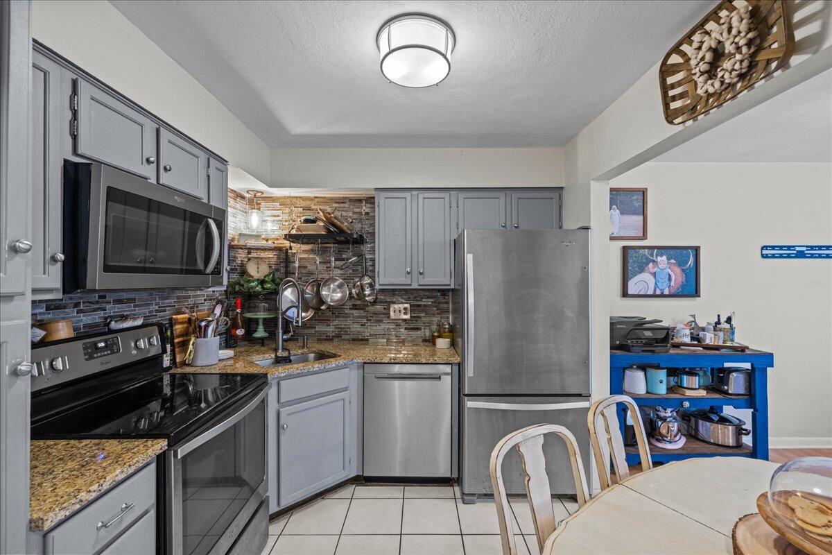 Rocky Bayou T/H - Residential