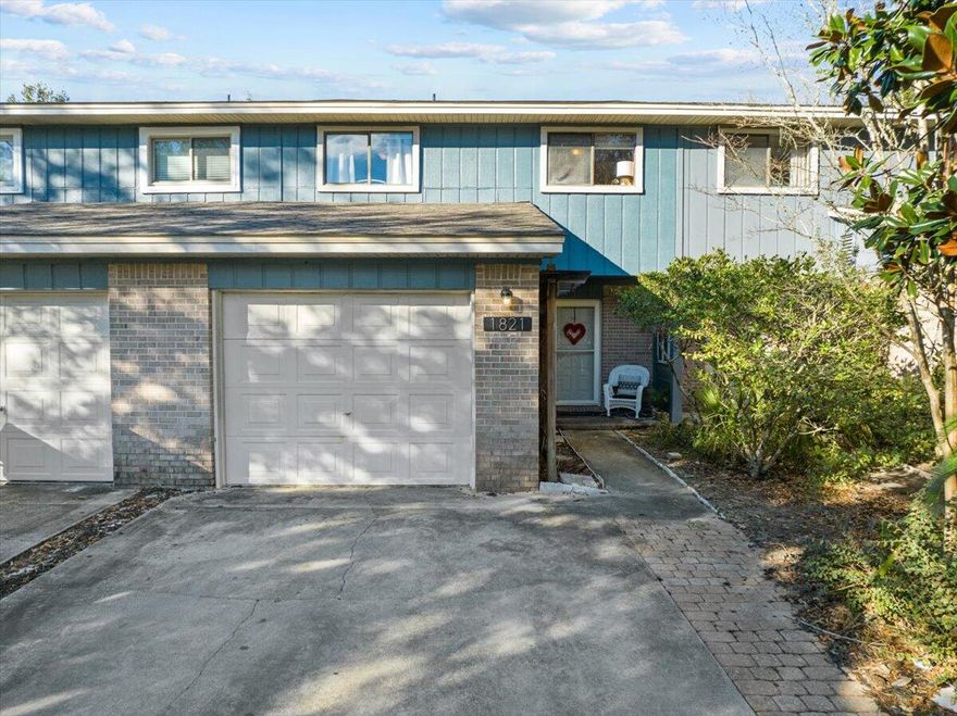 Come and see this beautiful waterfront community! Located in central Niceville, this townhome has three bedrooms and two and a half baths. It has an open floor plan with tile and laminate floors downstairs, and a stone wood burning fireplace. The kitchen includes a stainless steel fridge, glass backsplash, and updated lighting. The primary bedroom overlooks scenic Rocky Bayou and has a spacious walk in closet. The dock is currently being rebuilt to include a boat slip for each unit. Schedule a showing today!