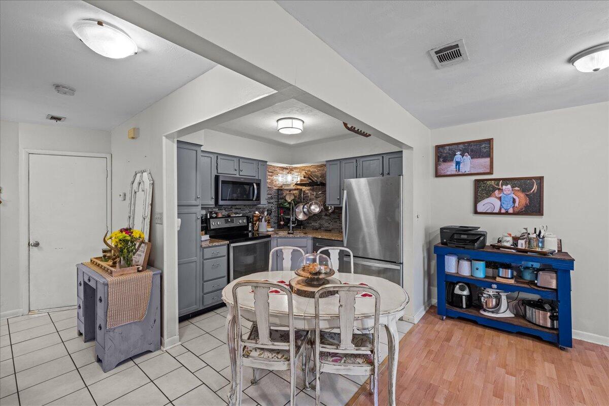 Rocky Bayou T/H - Residential