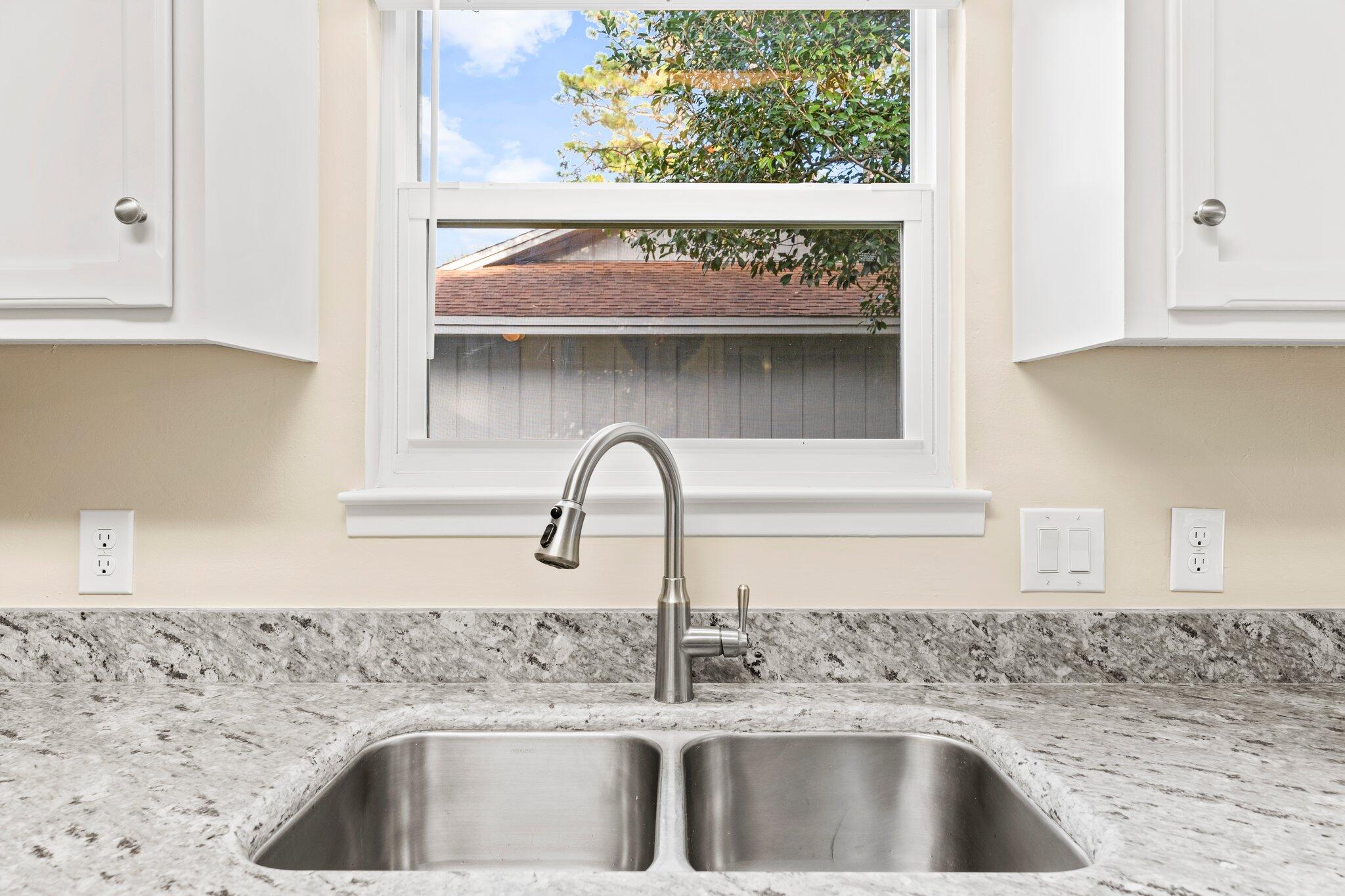 ST ANDREW - Residential Lease