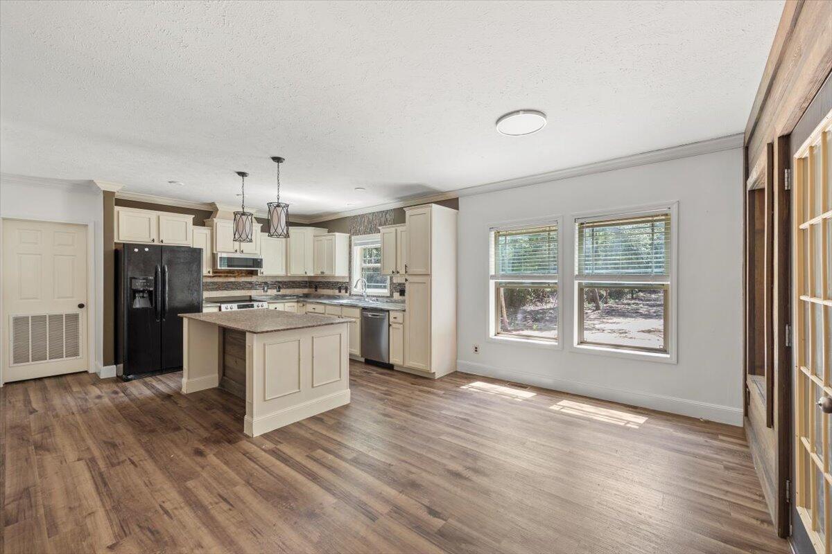 NO RECORDED SUBDIVISION - Residential