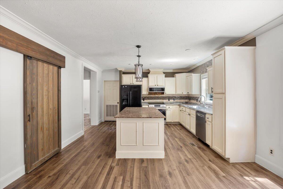 NO RECORDED SUBDIVISION - Residential