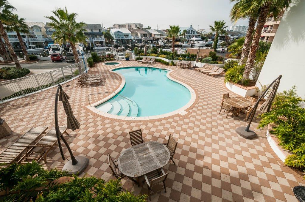 HARBOR LIGHTS - Residential