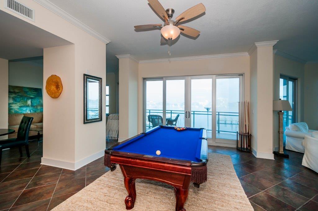 HARBOR LIGHTS - Residential