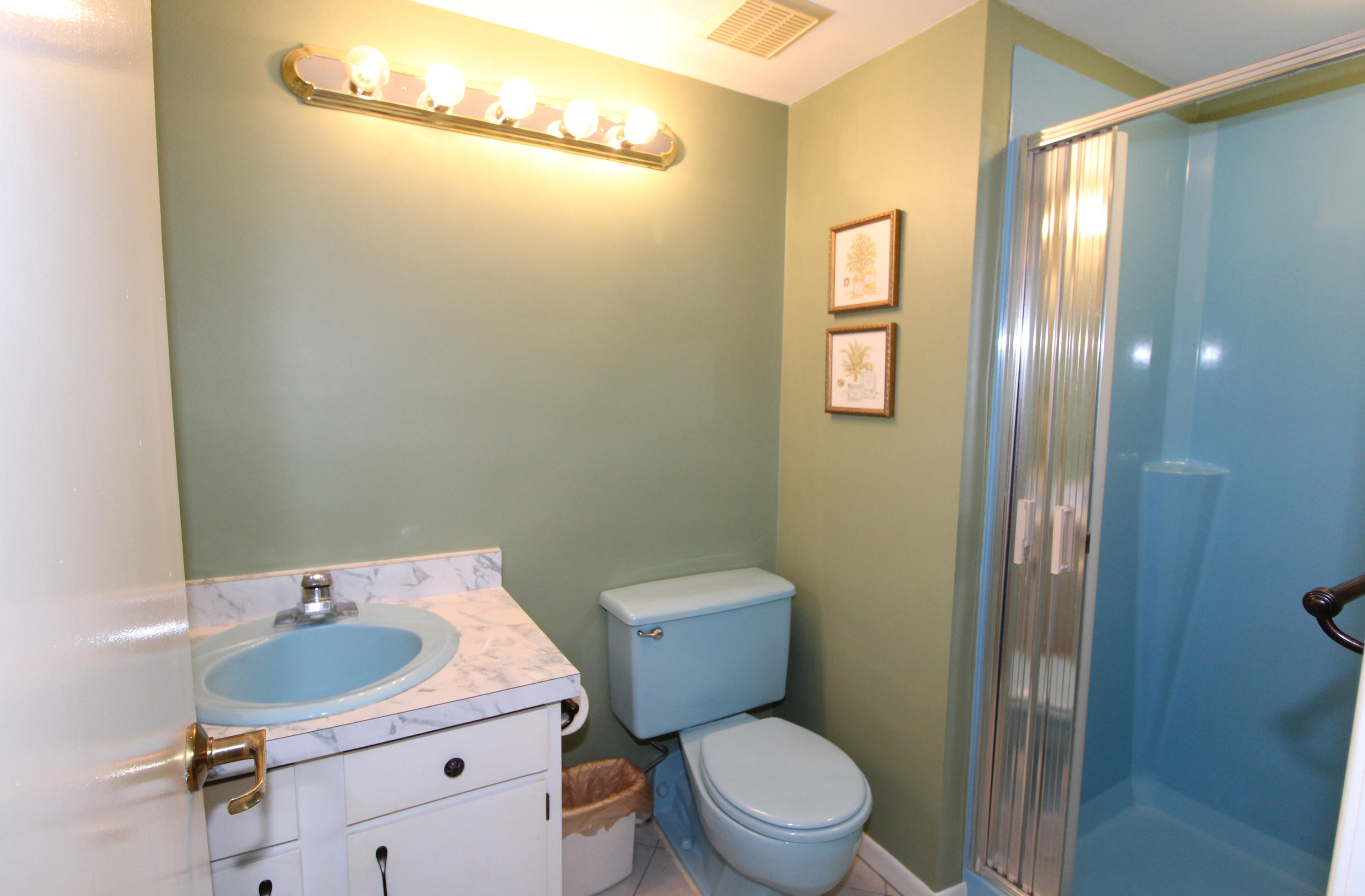 EL MATADOR CONDO - Residential