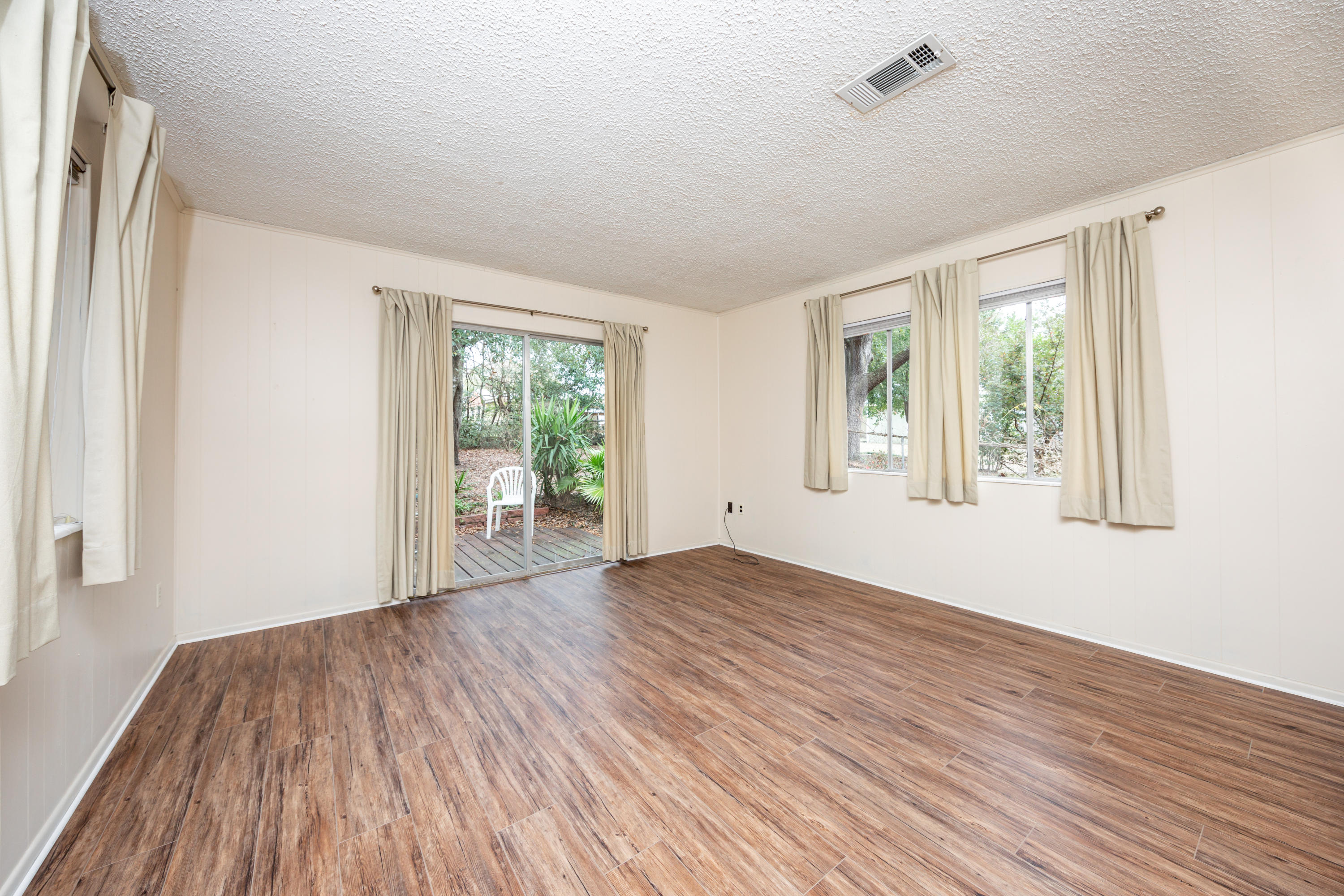PINECREST HILLS - Residential
