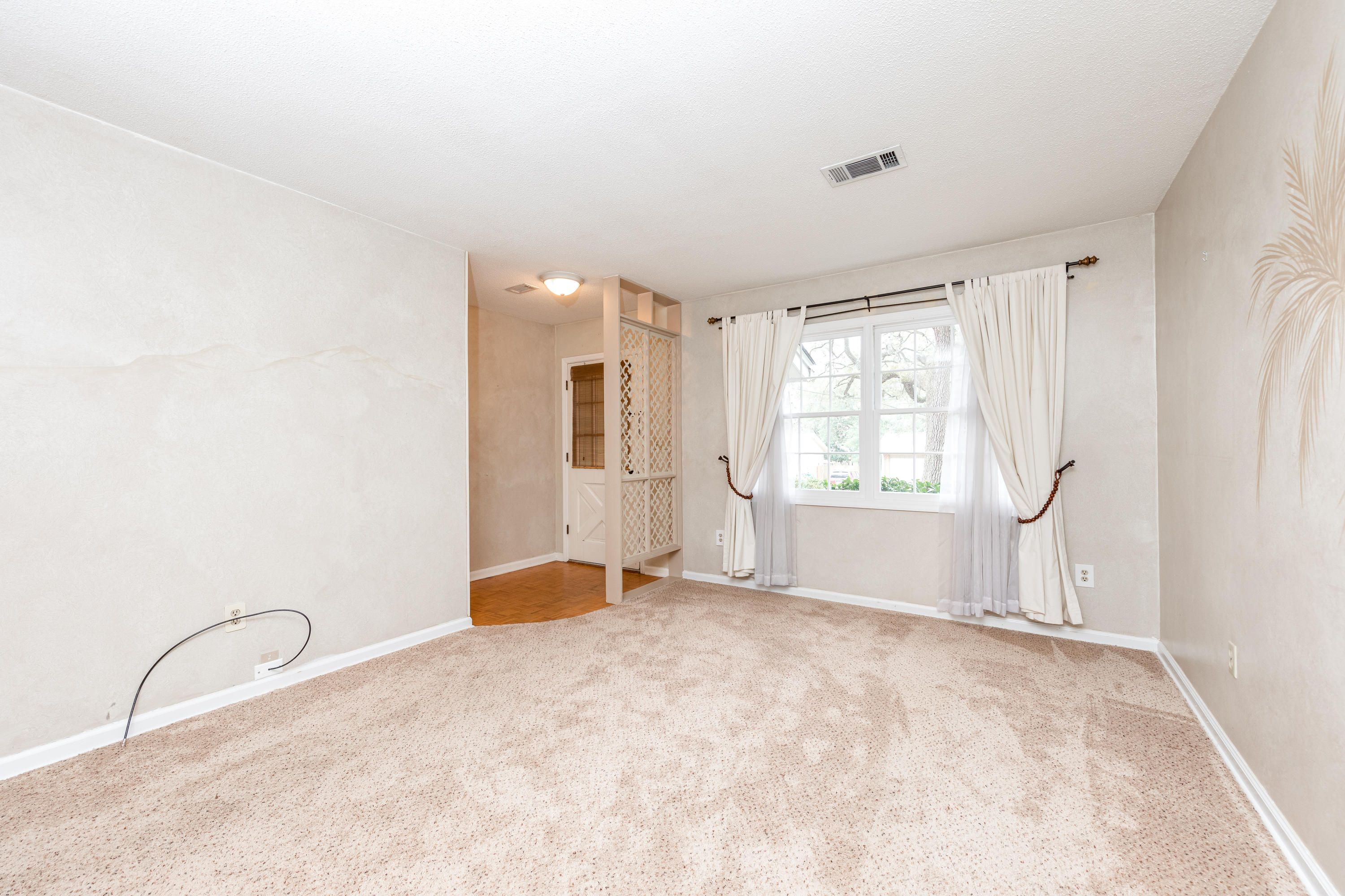 PINECREST HILLS - Residential