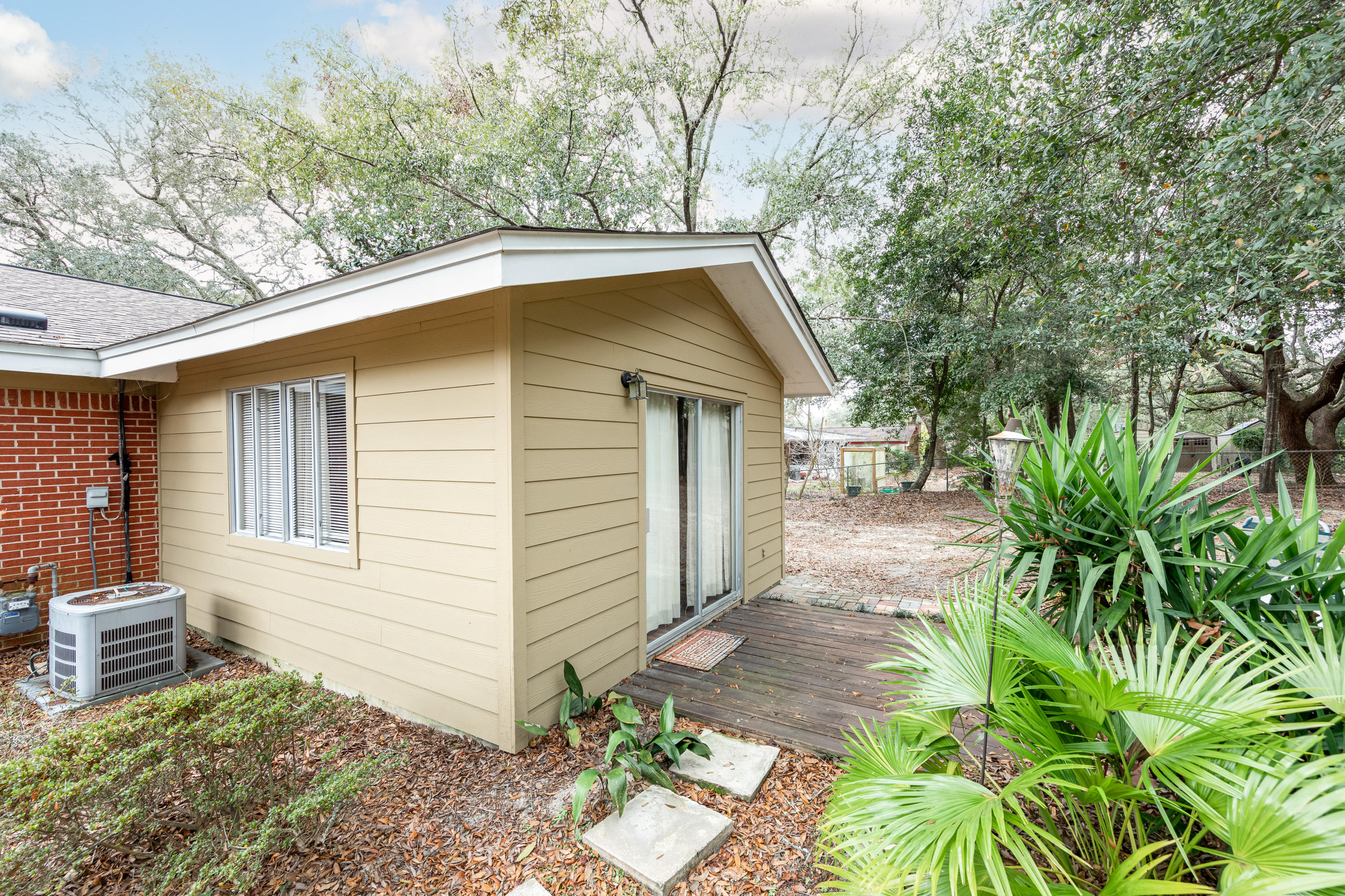 PINECREST HILLS - Residential