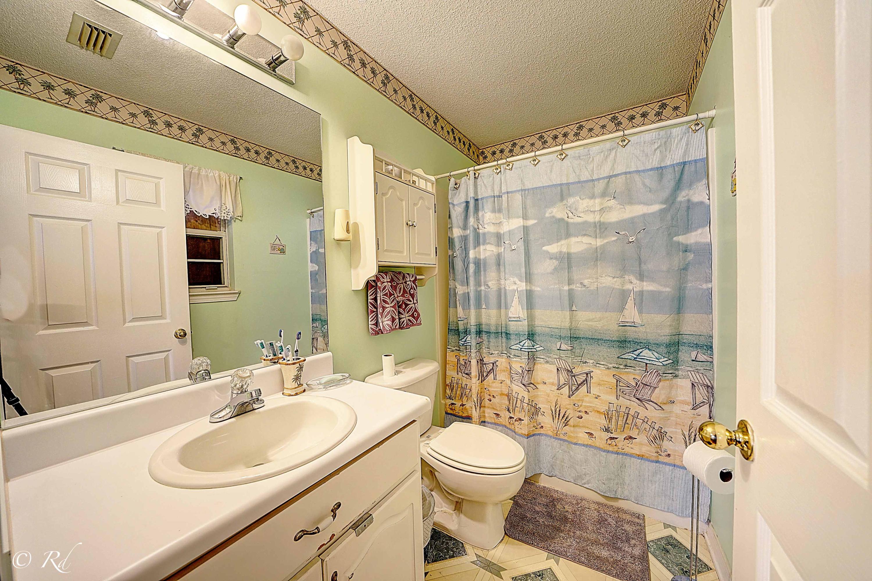 HUTCHISONS 1ST ADDN - Residential