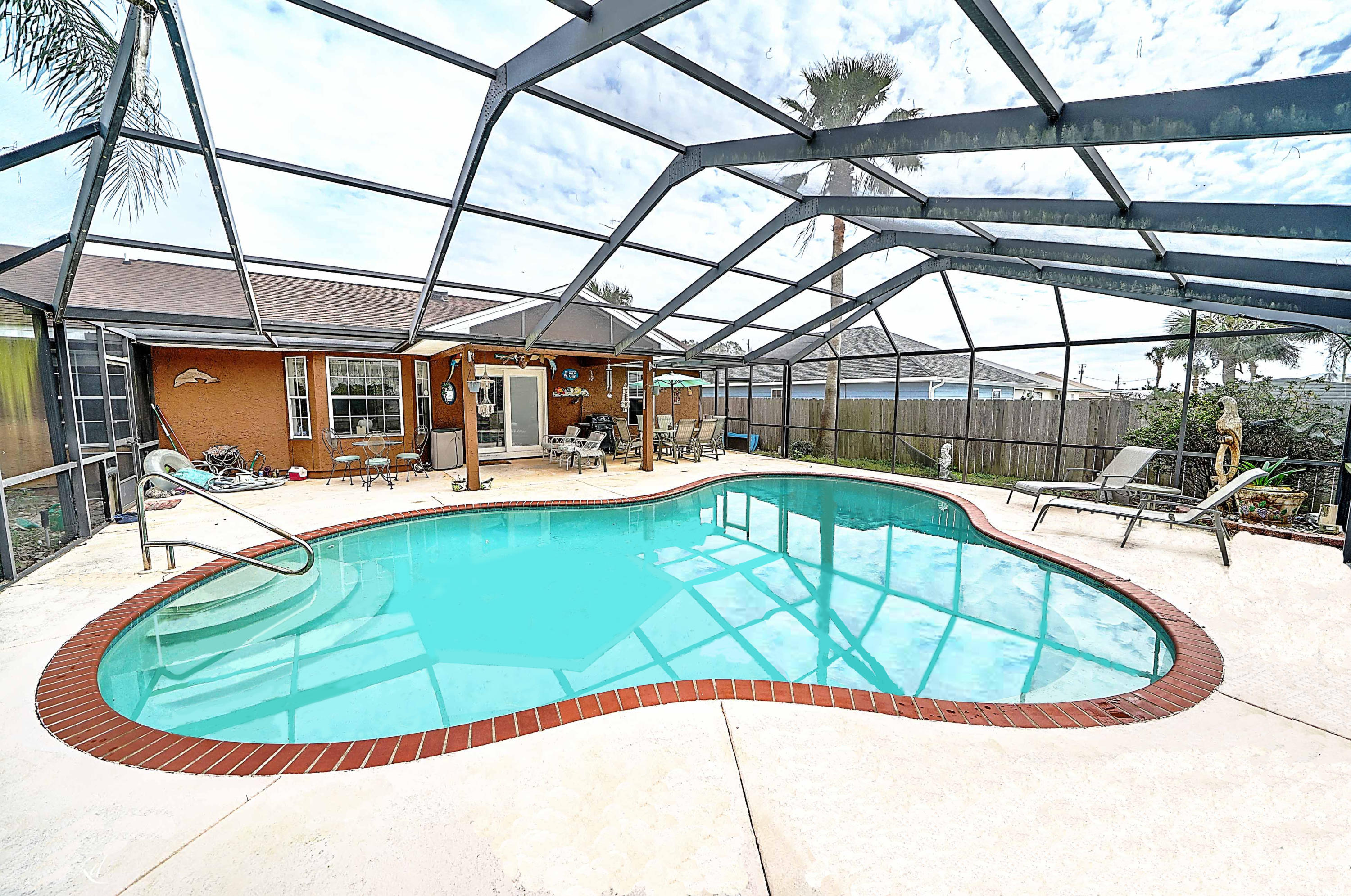 HUTCHISONS 1ST ADDN - Residential