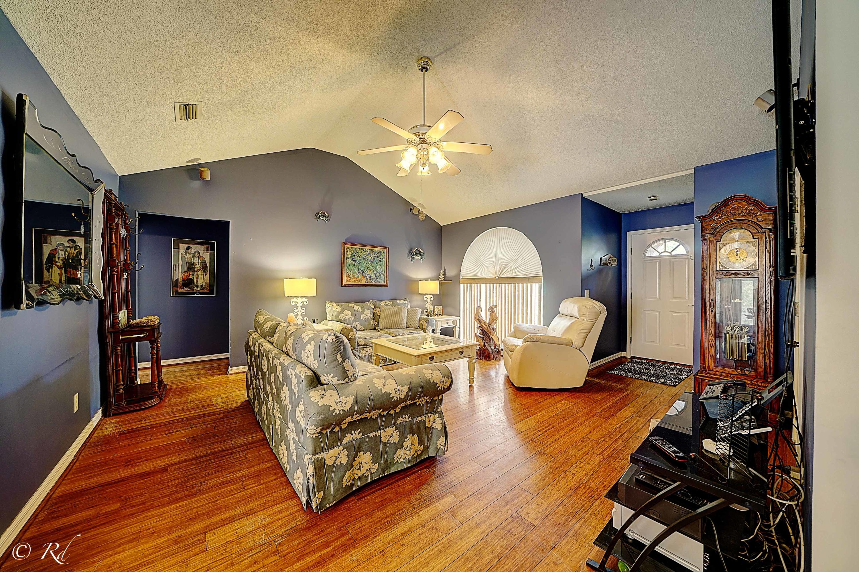 HUTCHISONS 1ST ADDN - Residential