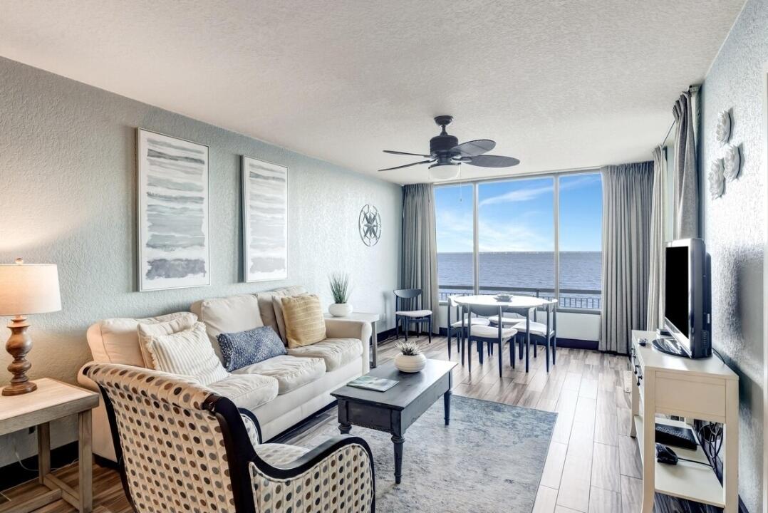 BAYSIDE AT SANDESTIN - Residential