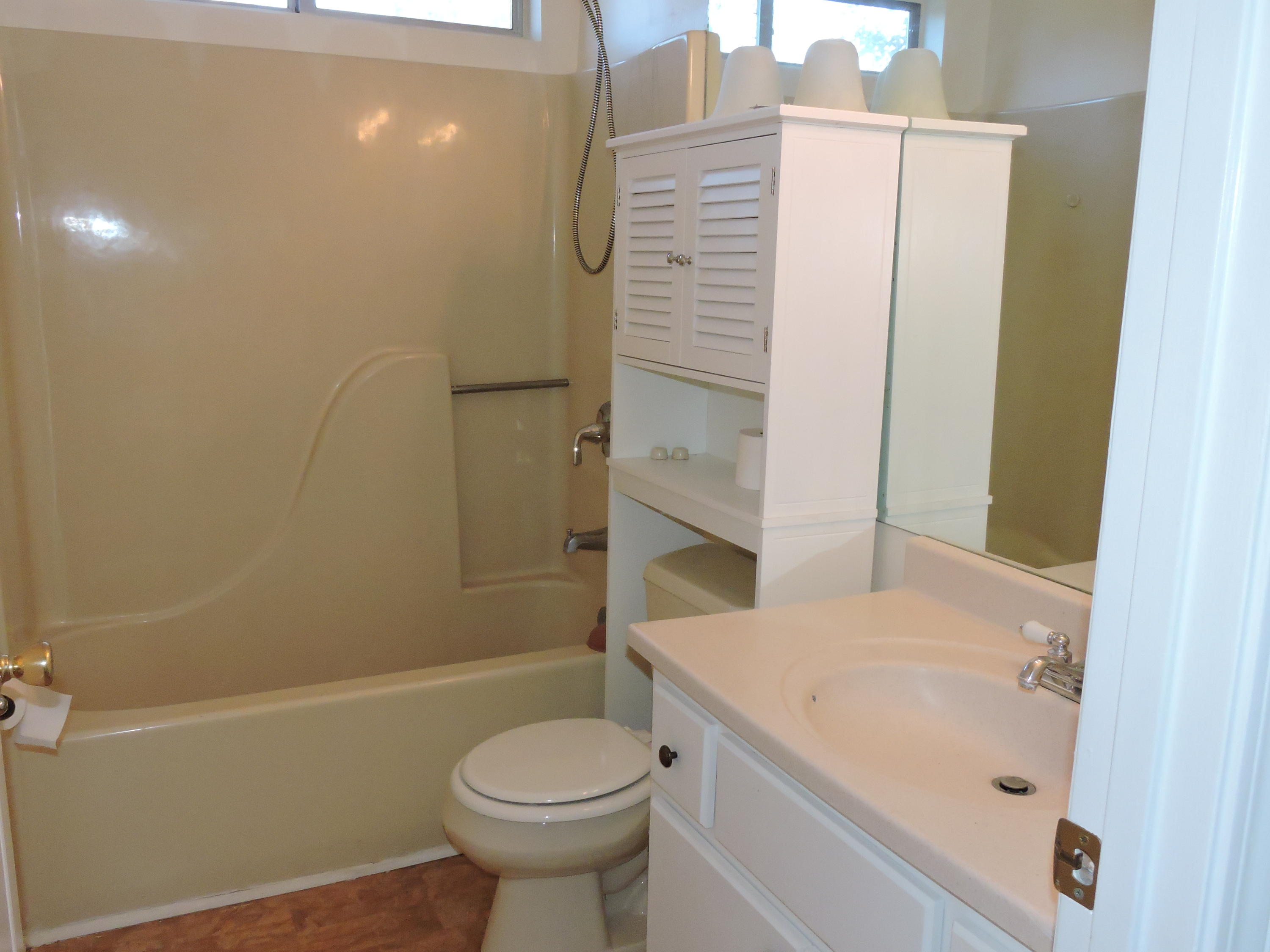 COUNTRYVIEW ESTATES 5TH ADDN - Residential Lease