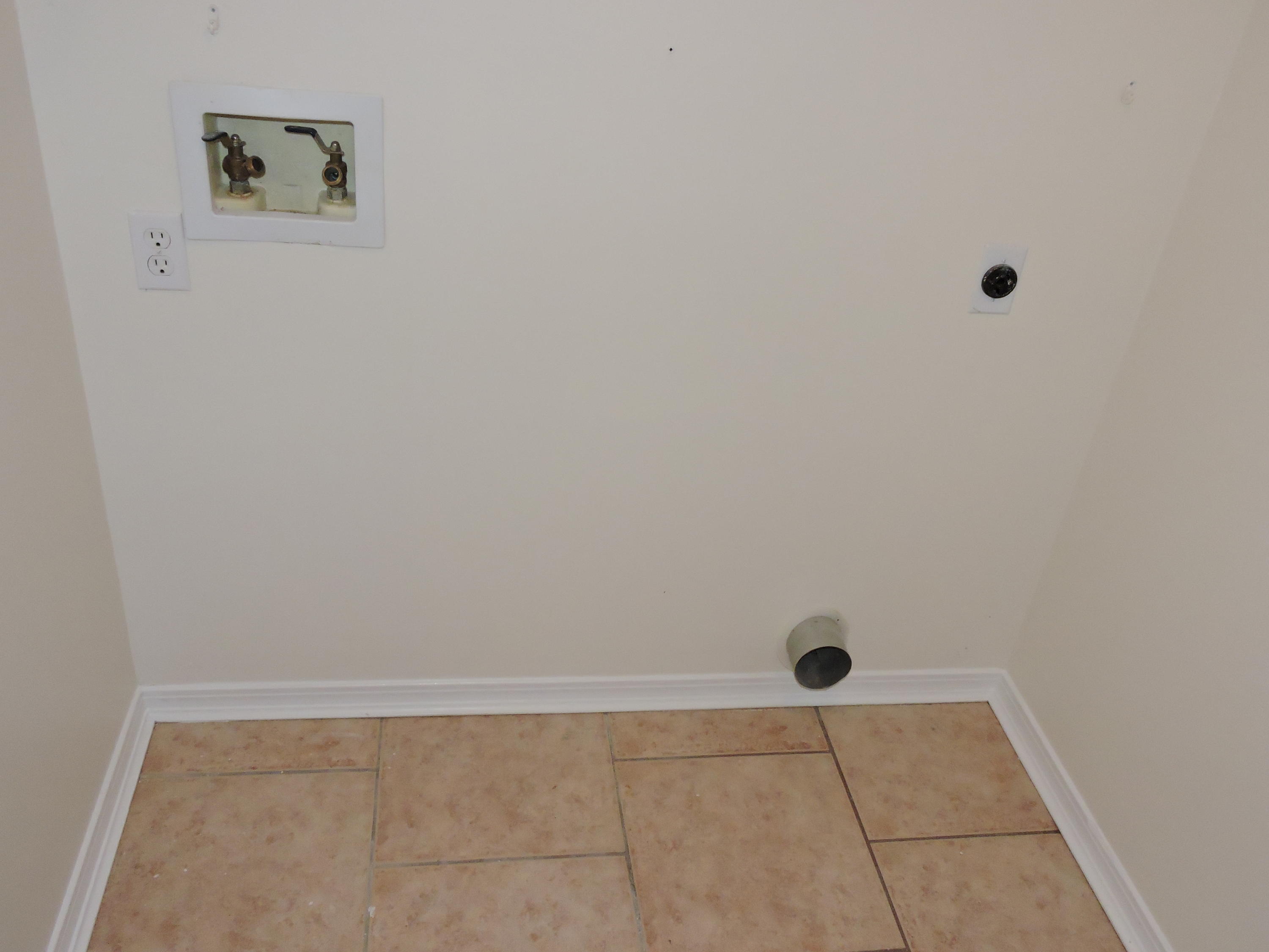 COUNTRYVIEW ESTATES 5TH ADDN - Residential Lease