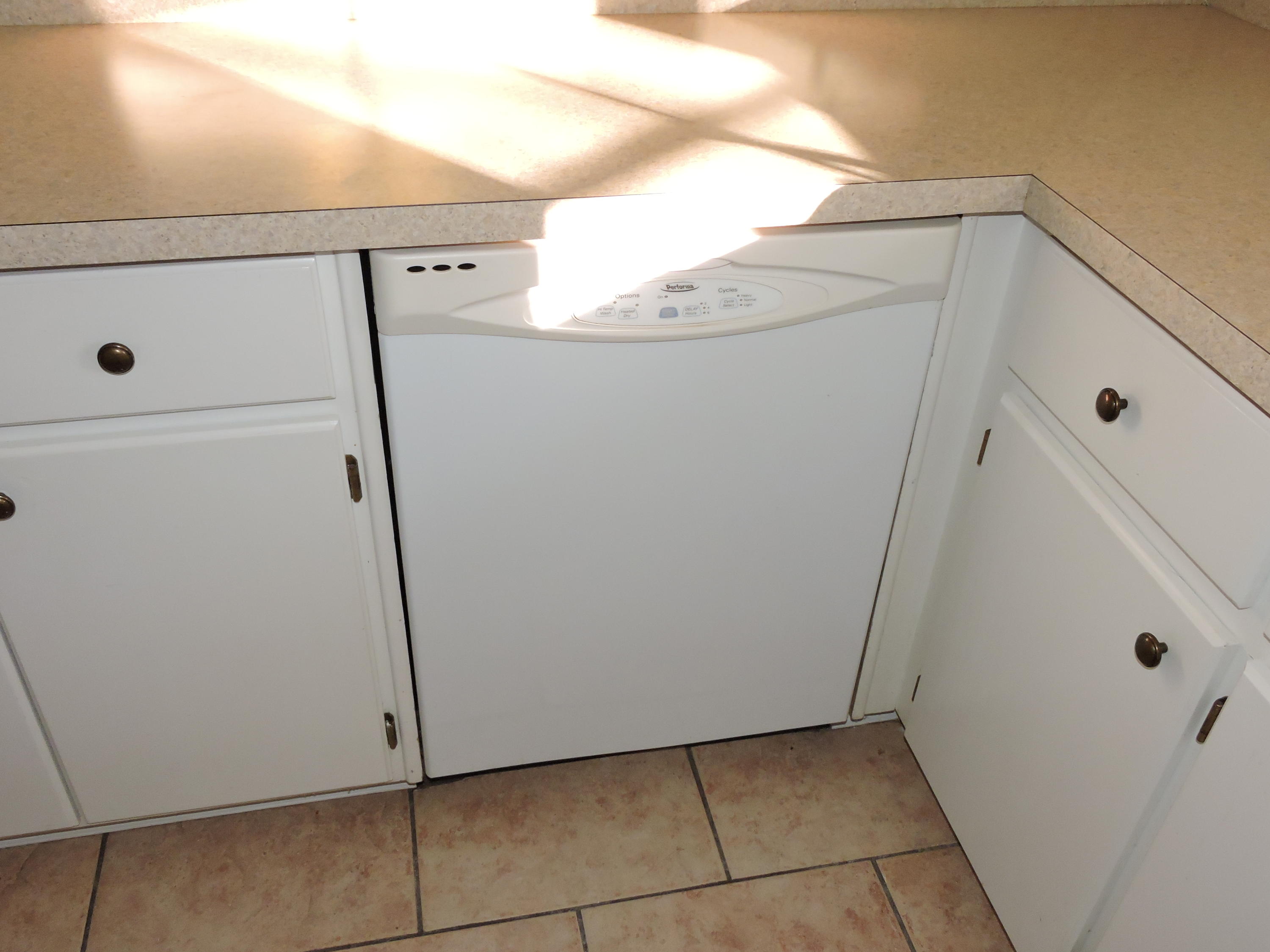 COUNTRYVIEW ESTATES 5TH ADDN - Residential Lease