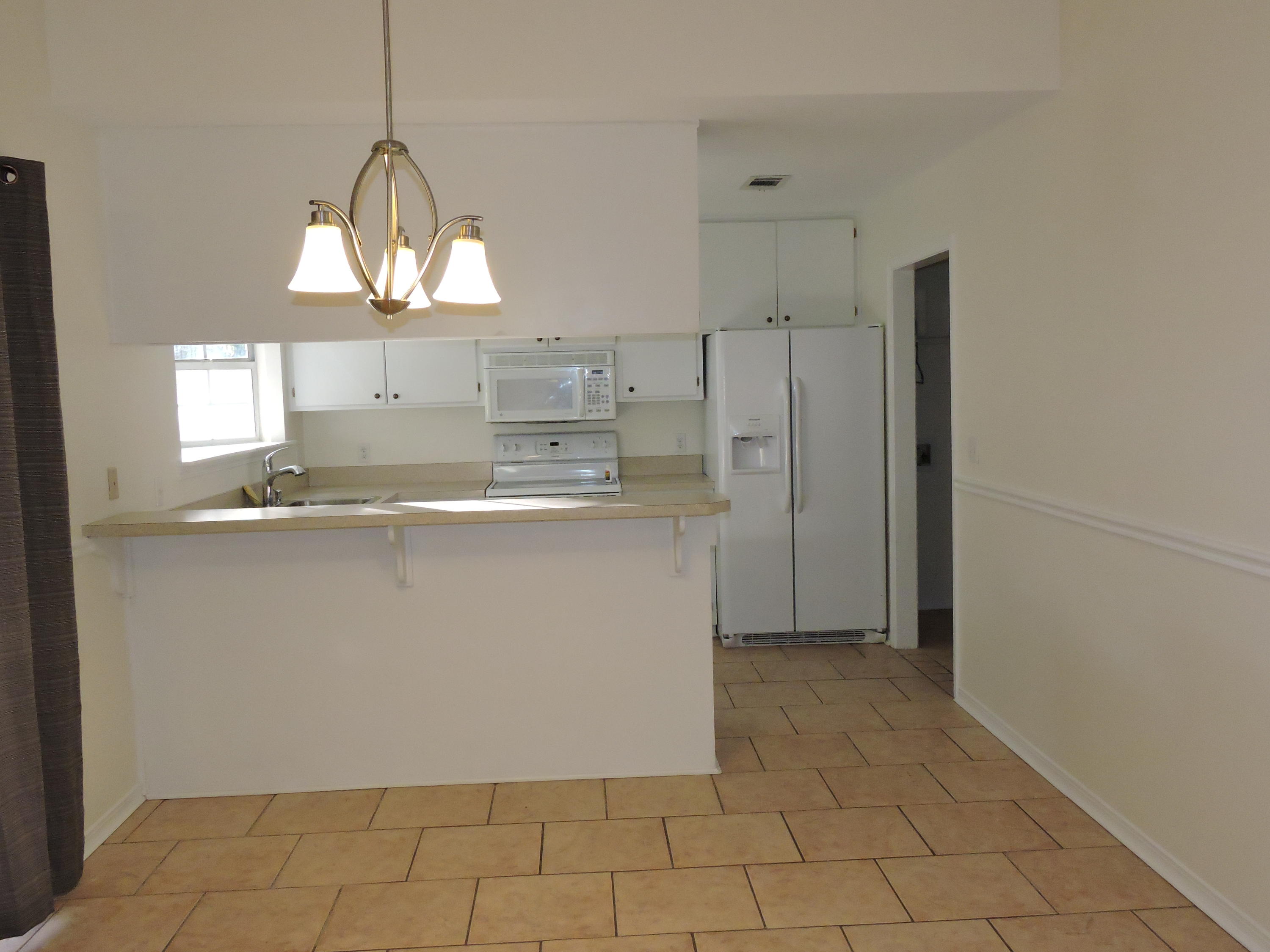 COUNTRYVIEW ESTATES 5TH ADDN - Residential Lease