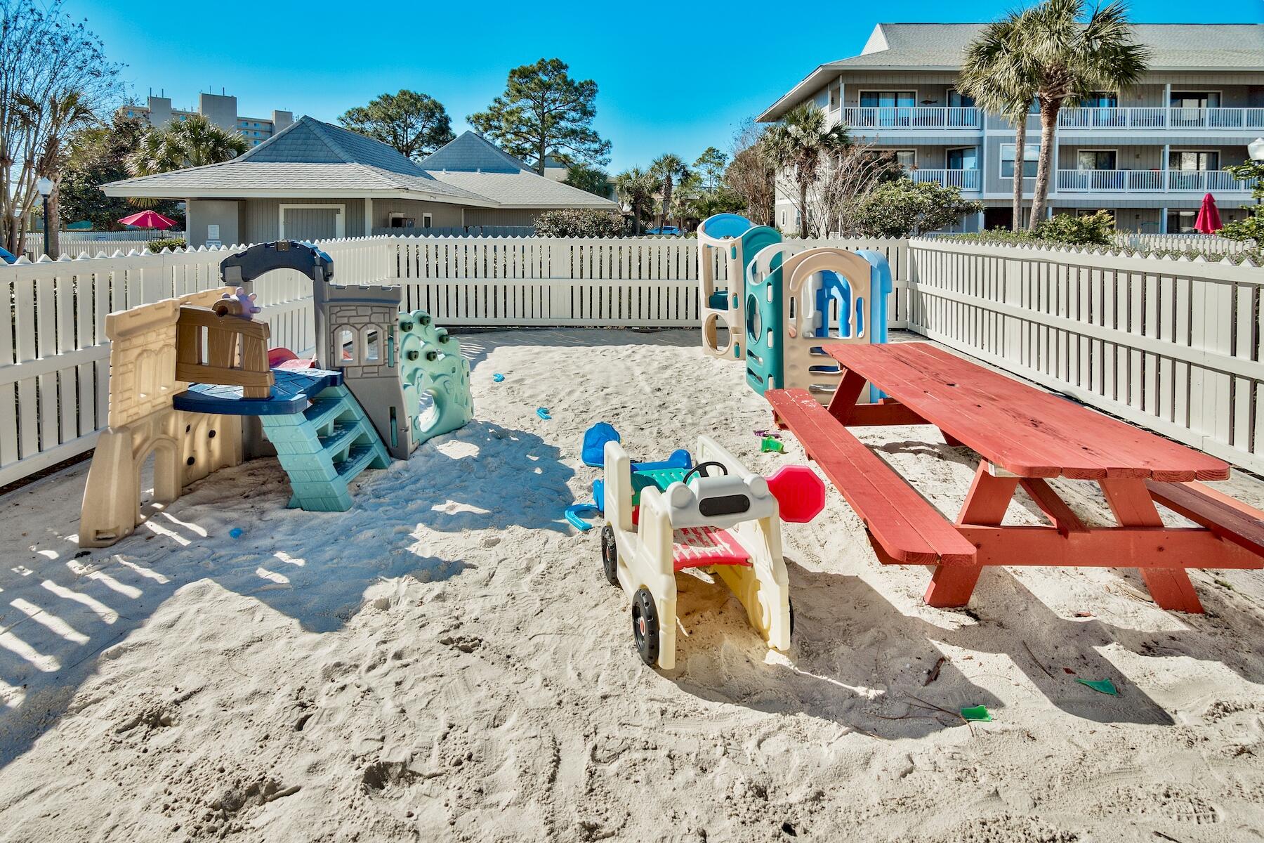 BEACHWOOD VILLAS CONDO PH 2 - Residential