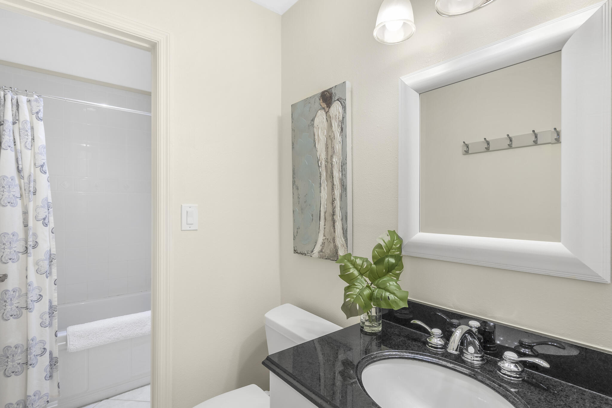 BEACHWOOD VILLAS CONDO PH 2 - Residential