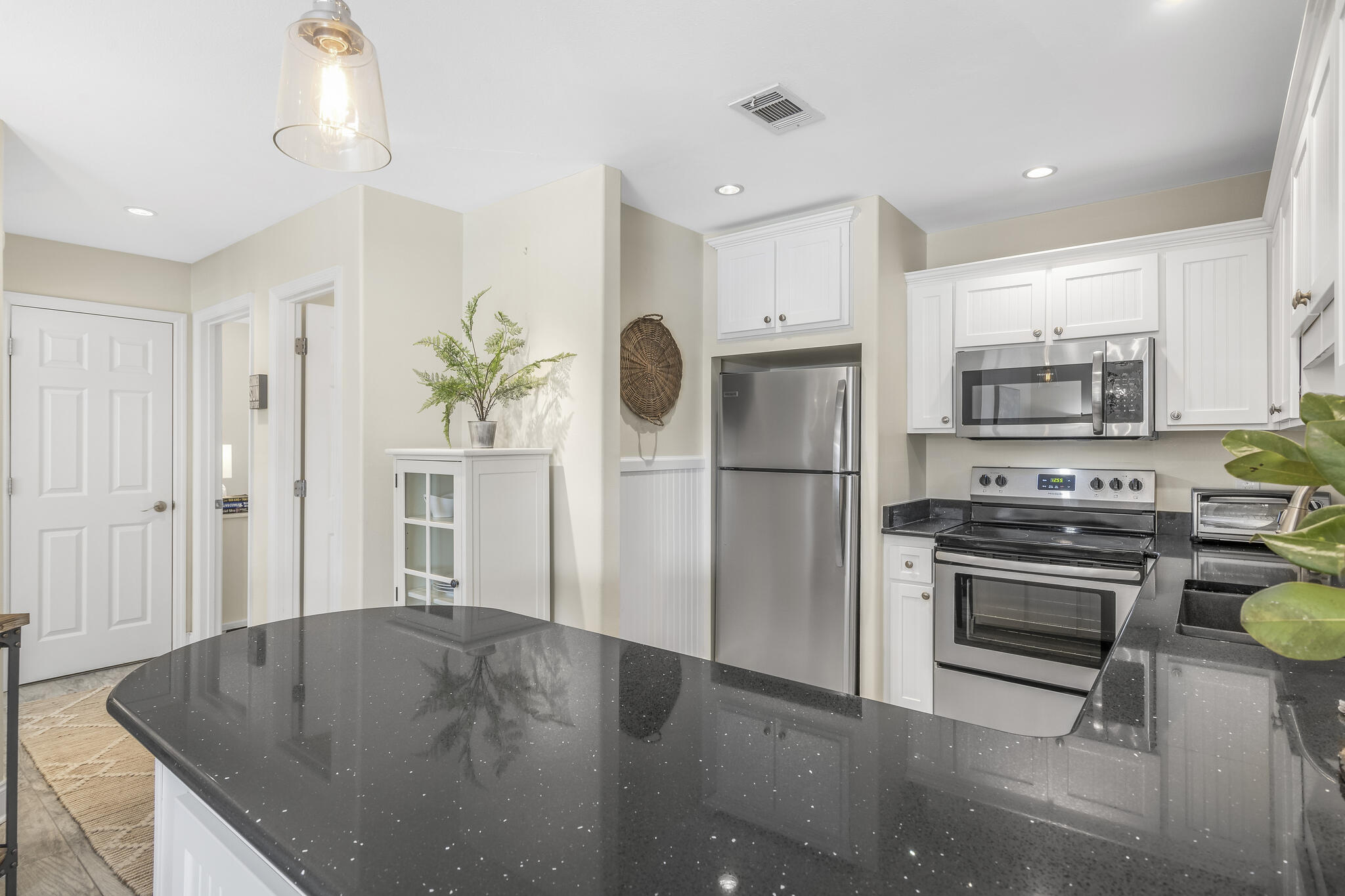 BEACHWOOD VILLAS CONDO PH 2 - Residential