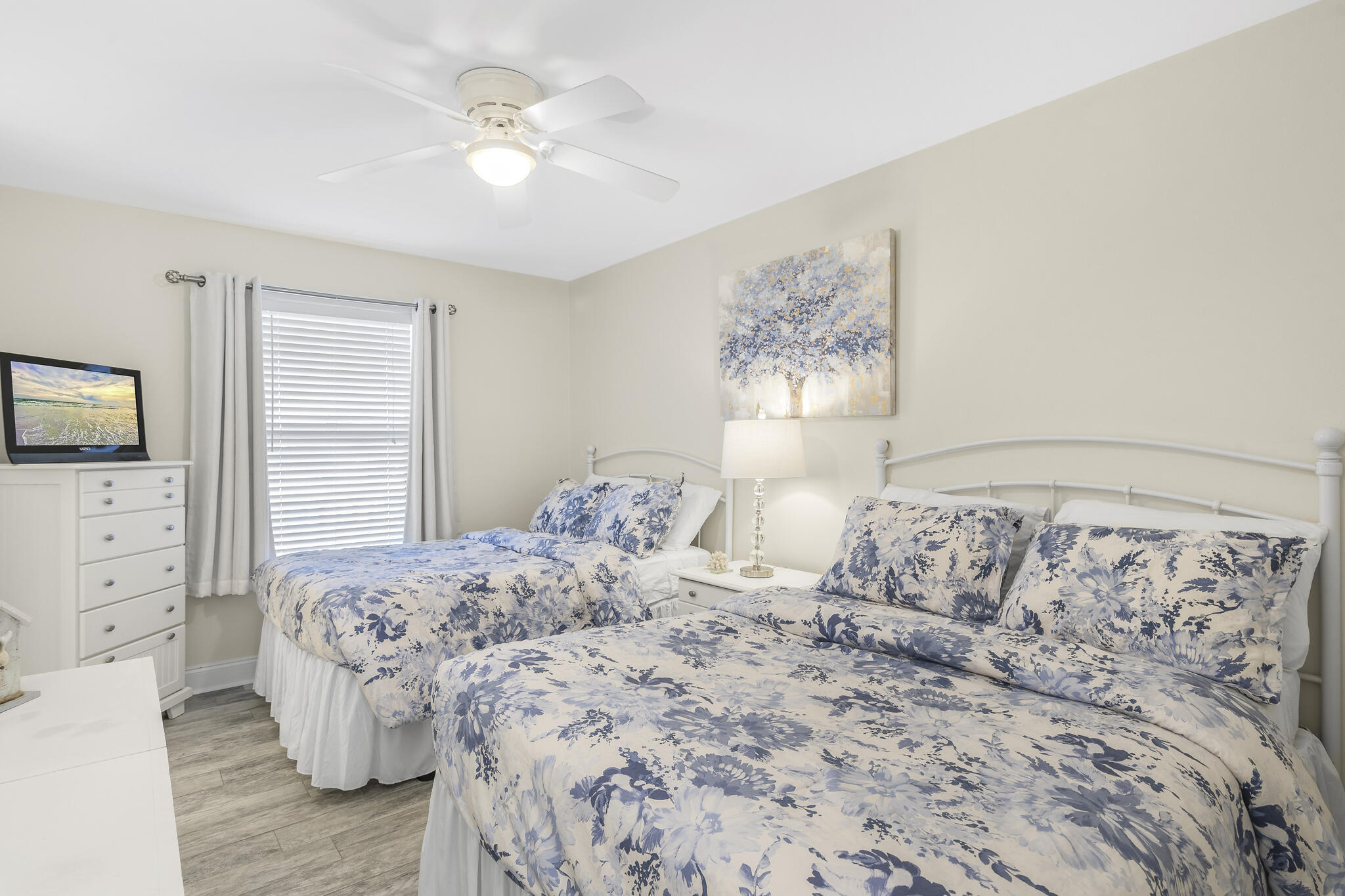 BEACHWOOD VILLAS CONDO PH 2 - Residential