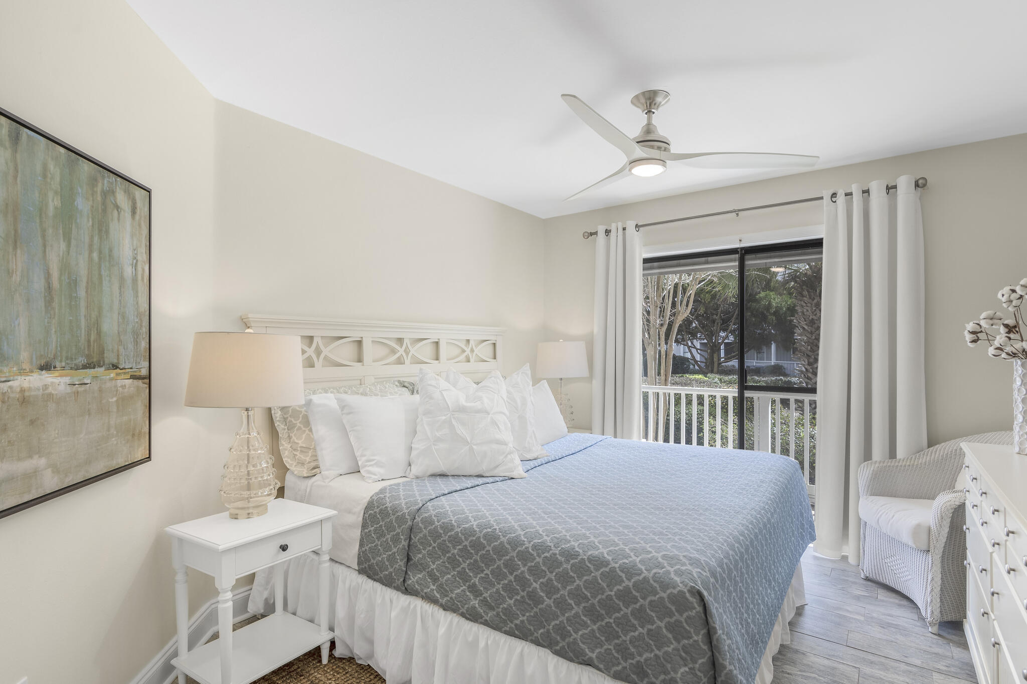 BEACHWOOD VILLAS CONDO PH 2 - Residential