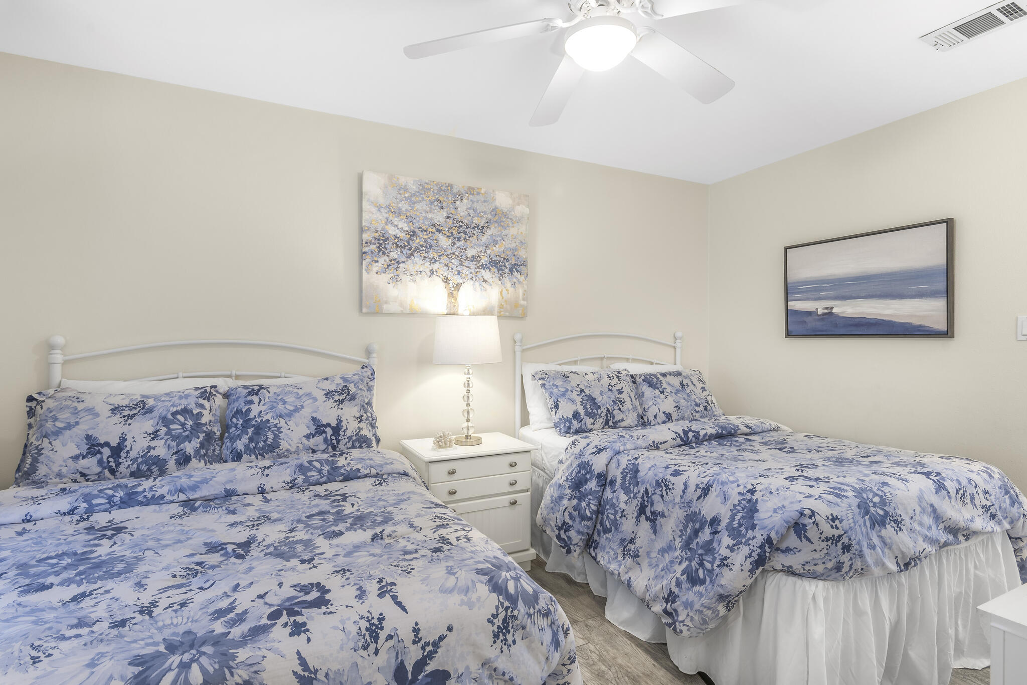 BEACHWOOD VILLAS CONDO PH 2 - Residential