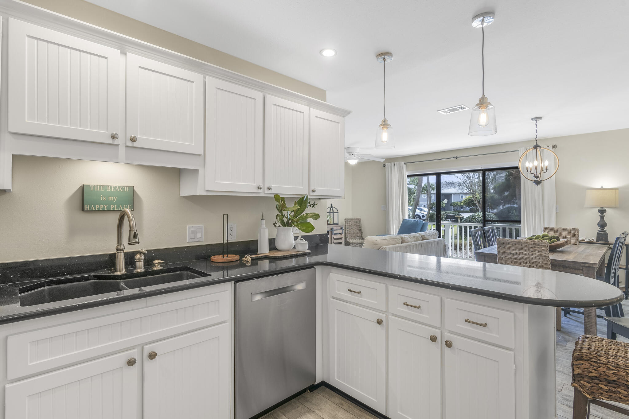 BEACHWOOD VILLAS CONDO PH 2 - Residential