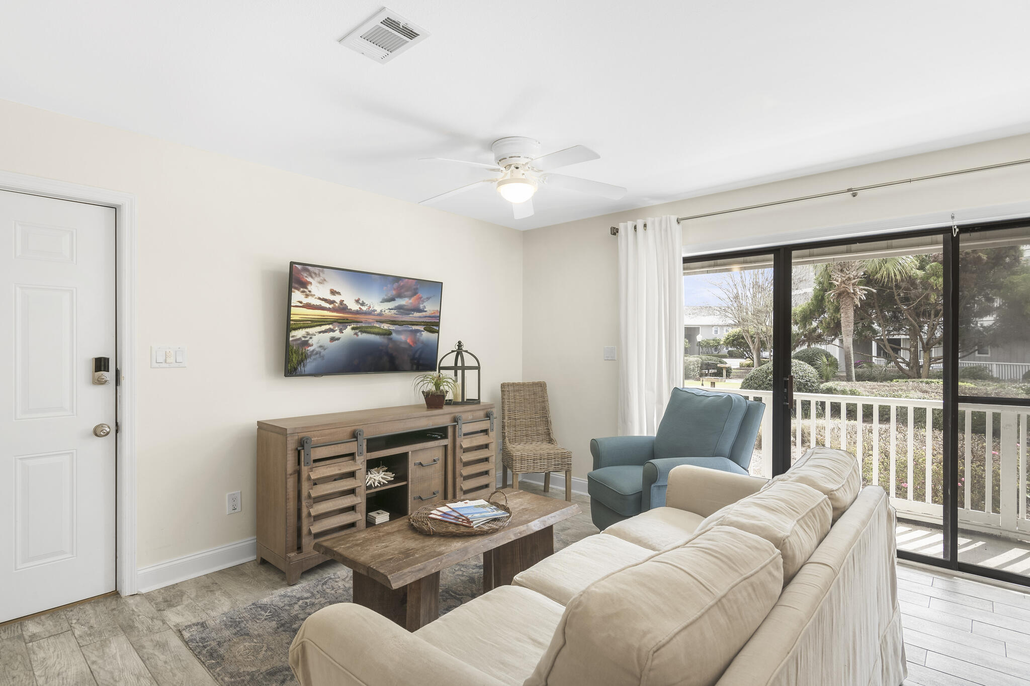 BEACHWOOD VILLAS CONDO PH 2 - Residential