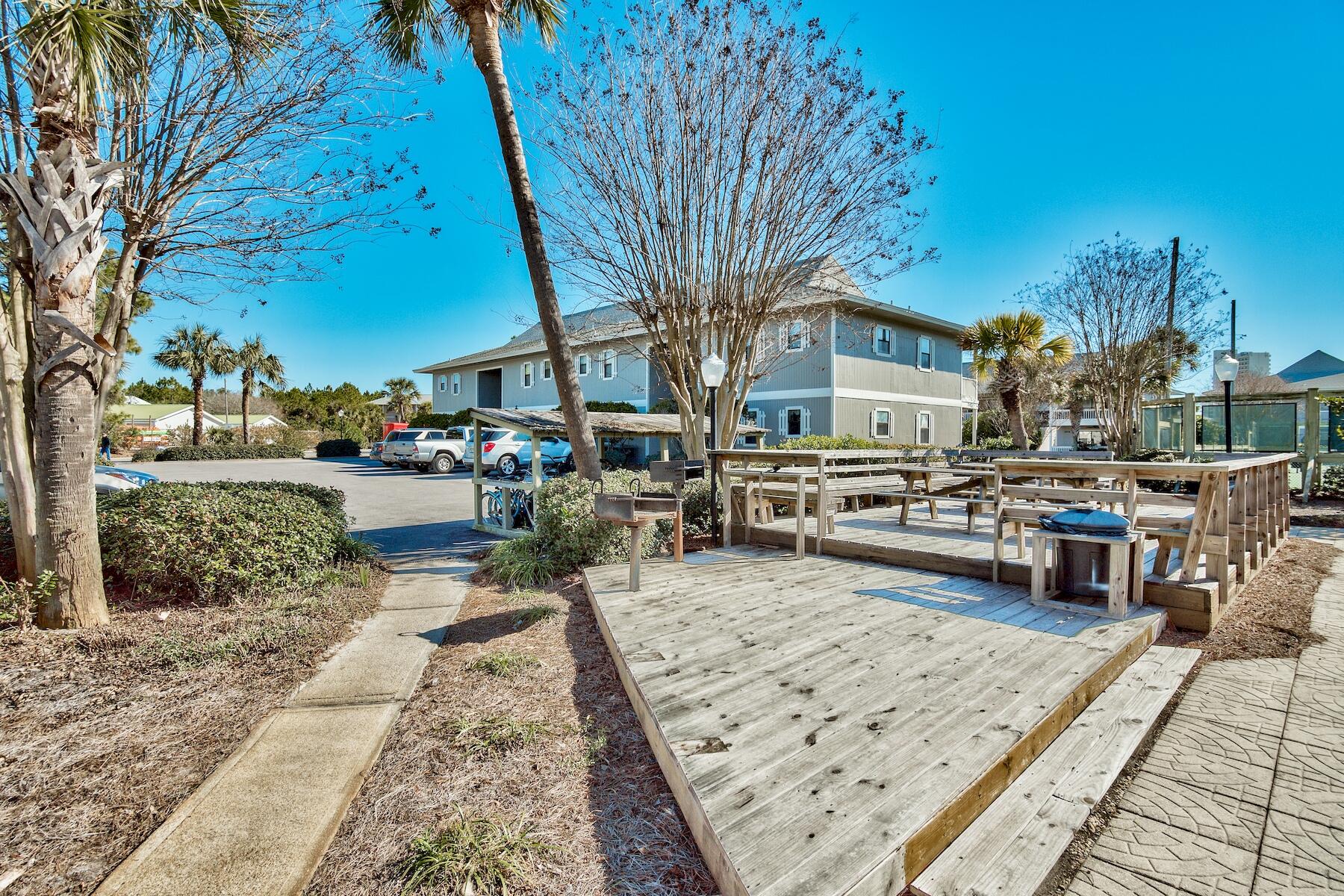 BEACHWOOD VILLAS CONDO PH 2 - Residential