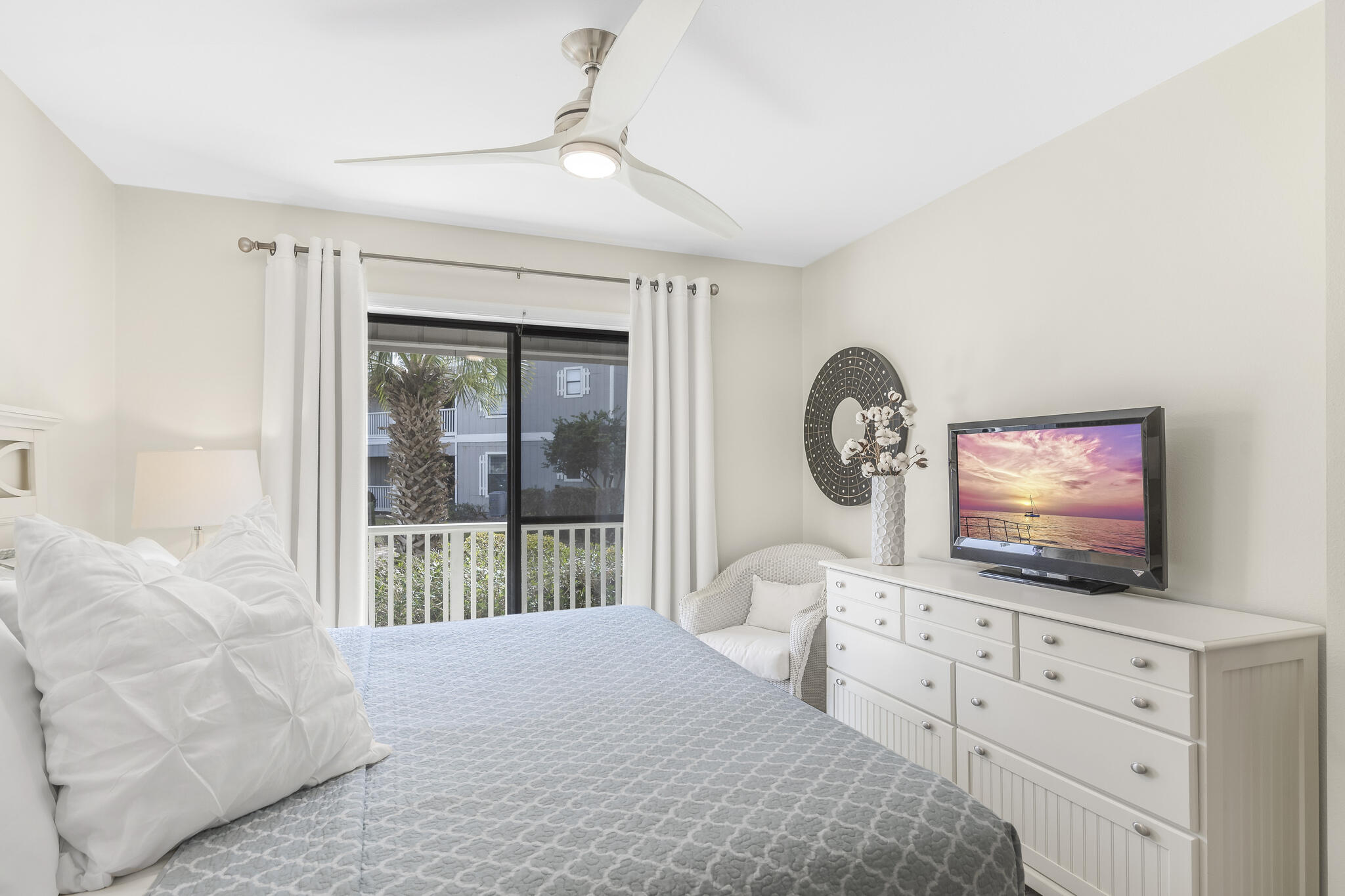 BEACHWOOD VILLAS CONDO PH 2 - Residential