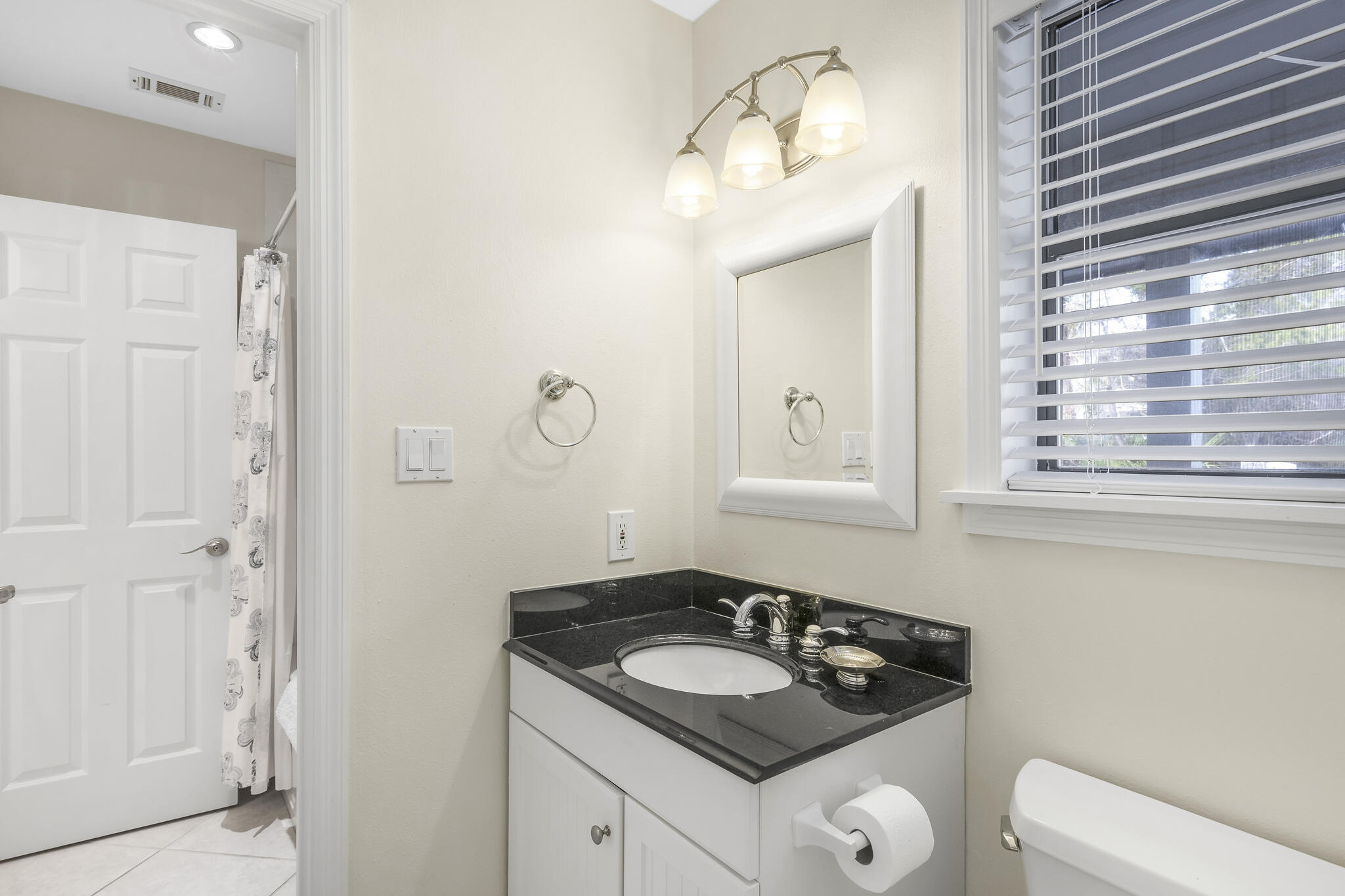 BEACHWOOD VILLAS CONDO PH 2 - Residential