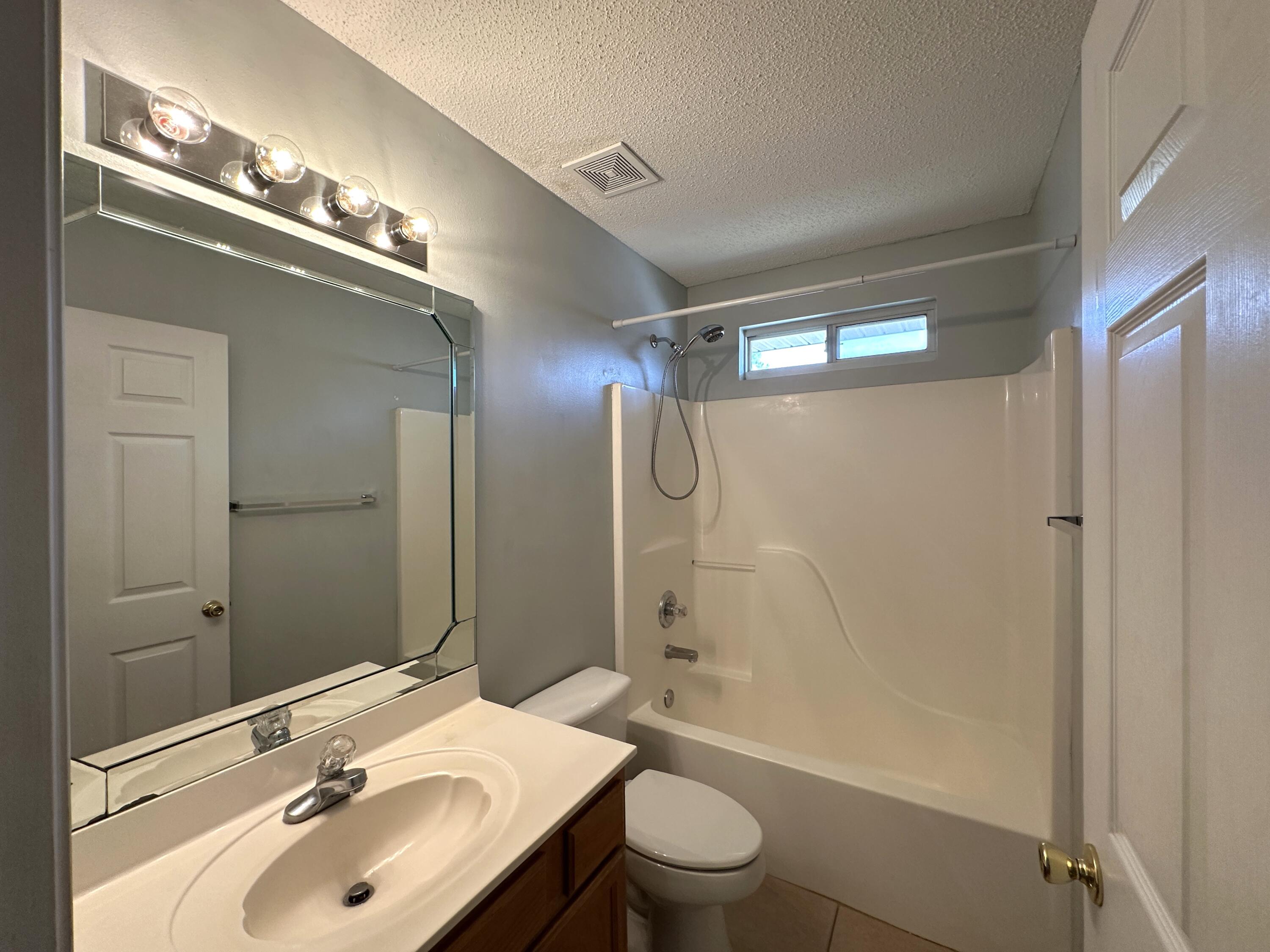 RIVERCHASE S/D PH 3 - Residential Lease