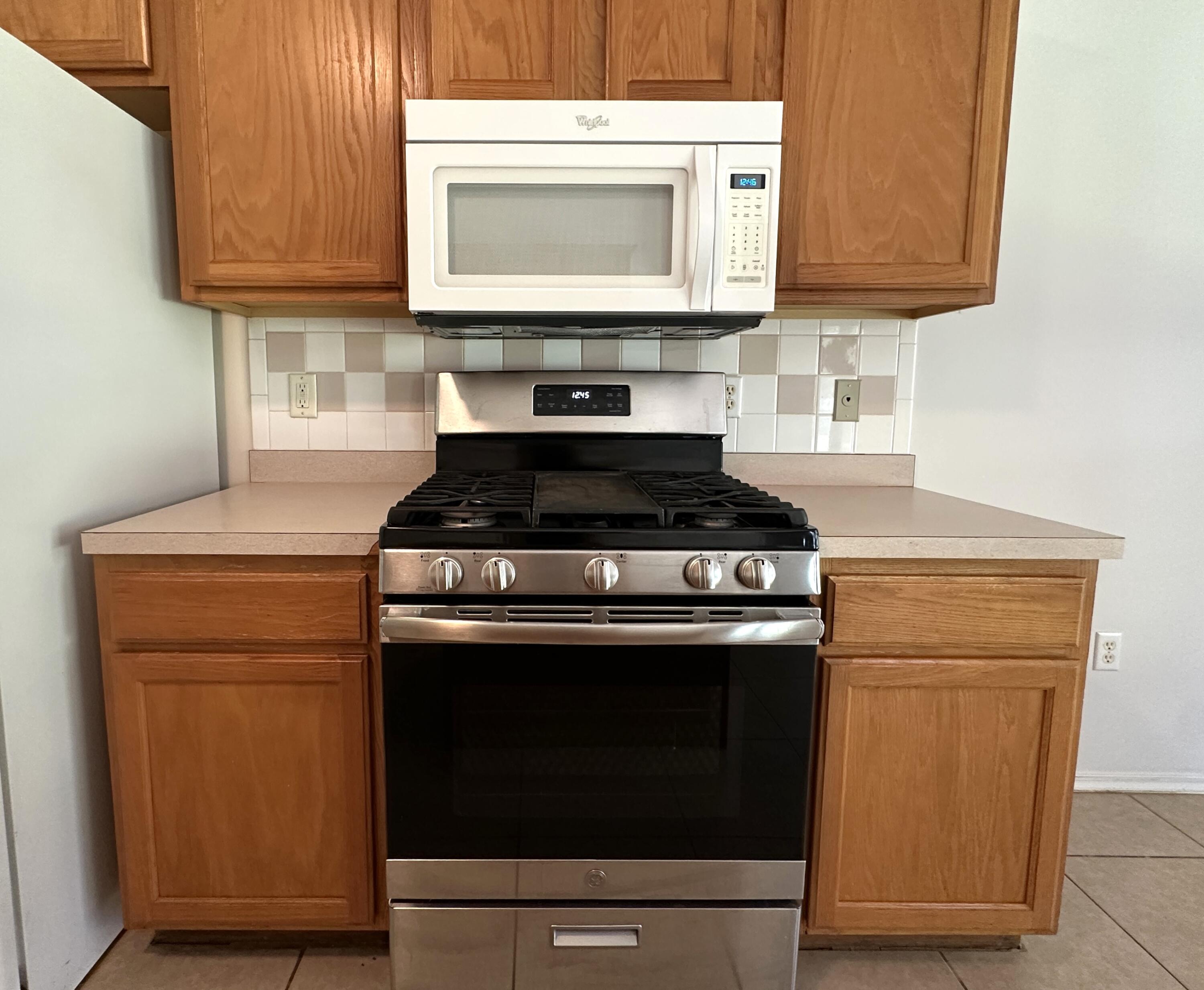 RIVERCHASE S/D PH 3 - Residential Lease