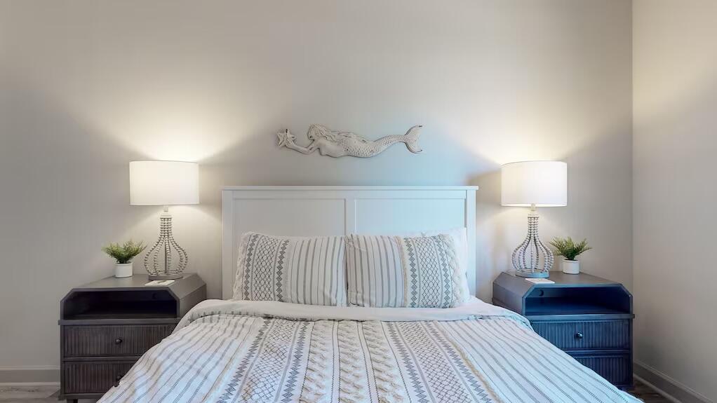 RIVIERA BEACH - Residential