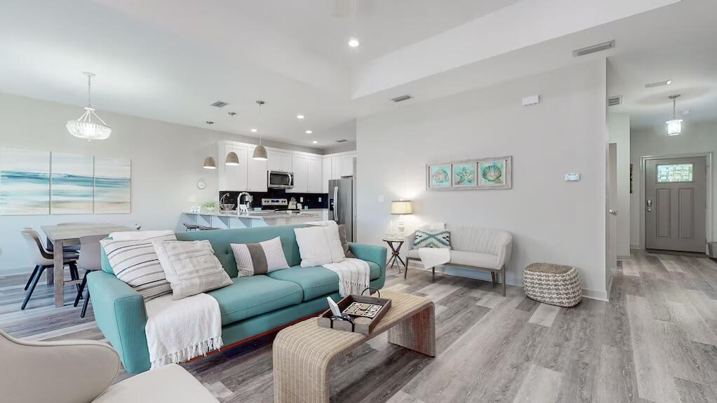 RIVIERA BEACH - Residential