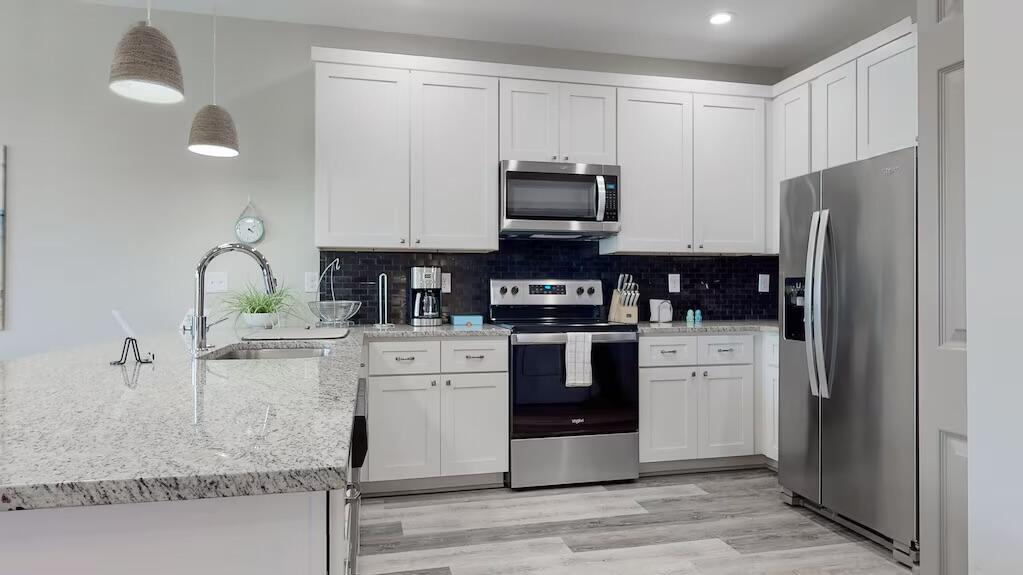 RIVIERA BEACH - Residential