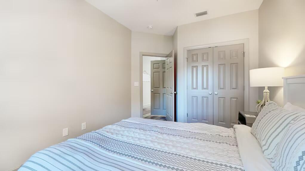 RIVIERA BEACH - Residential