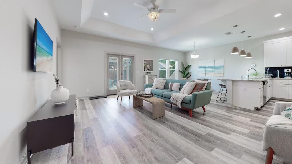 RIVIERA BEACH - Residential